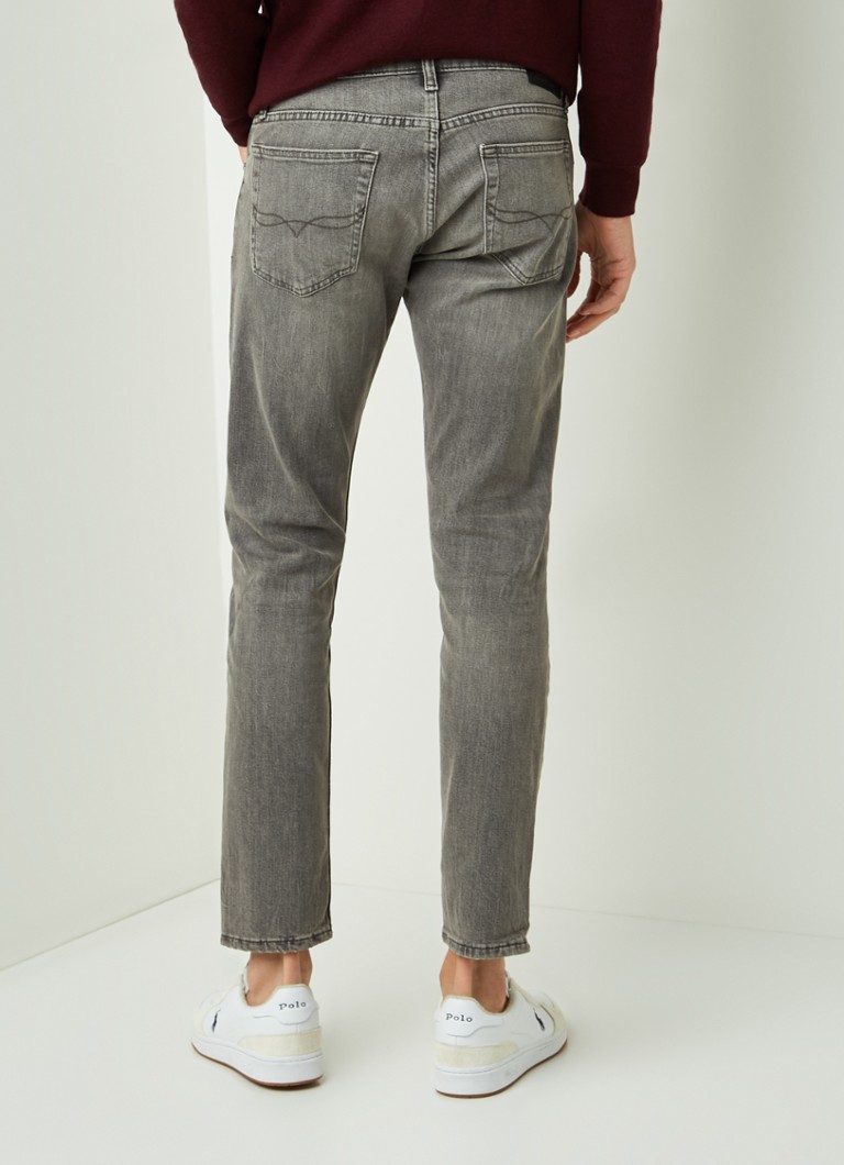Un coupe ajustat și flexibil de la Jean Ralph Lauren Sullivan.