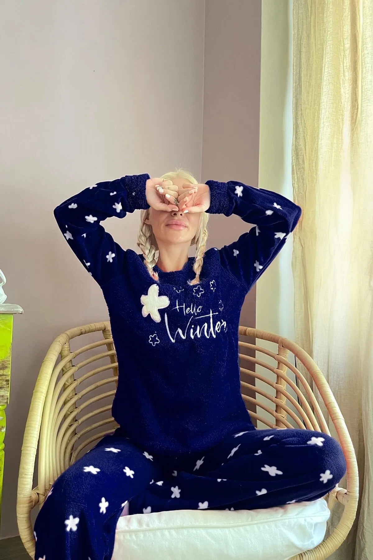Pijamaevi  Marineblaues „Hello Winter“ gemustertes Plüsch-Pyjama-Set für Damen