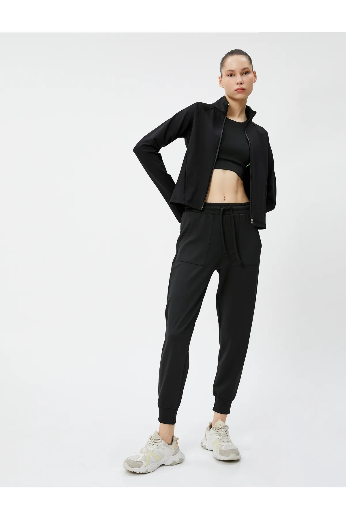 Koton  Einfache Jogger-Jogginghose mit Taschen und Bindebund