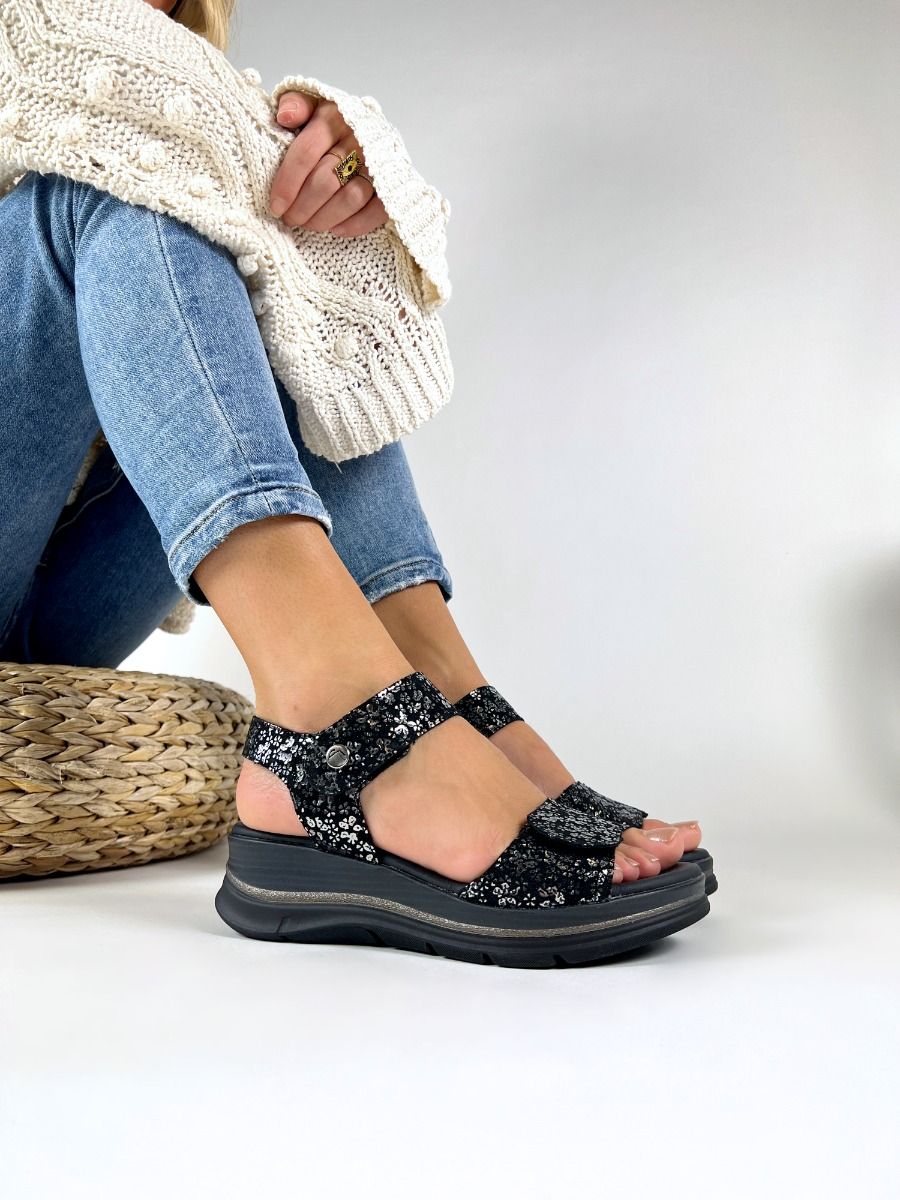 Paula Urban  2443 - Noir