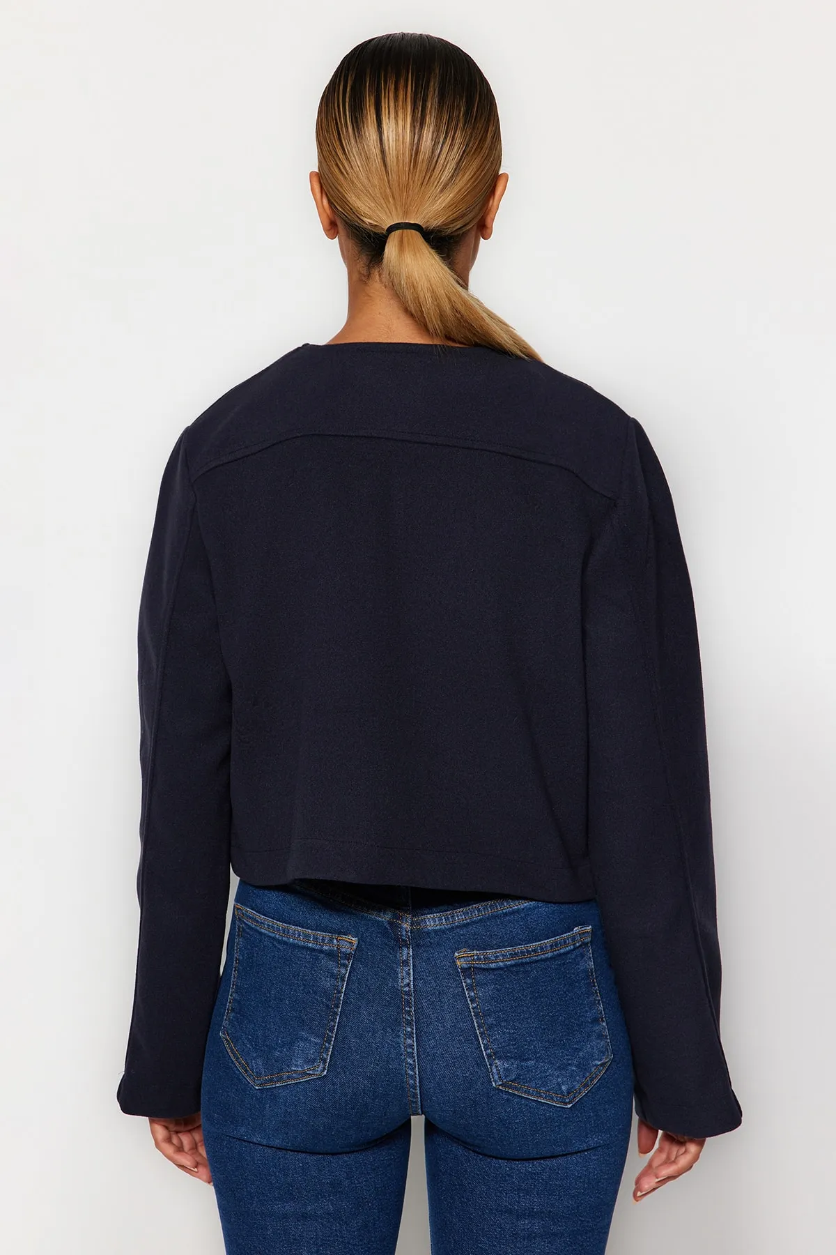 Trendyol Collection  Marineblauer Kaschmir-Jackenmantel mit goldenen Knöpfen TWOAW24MO00132