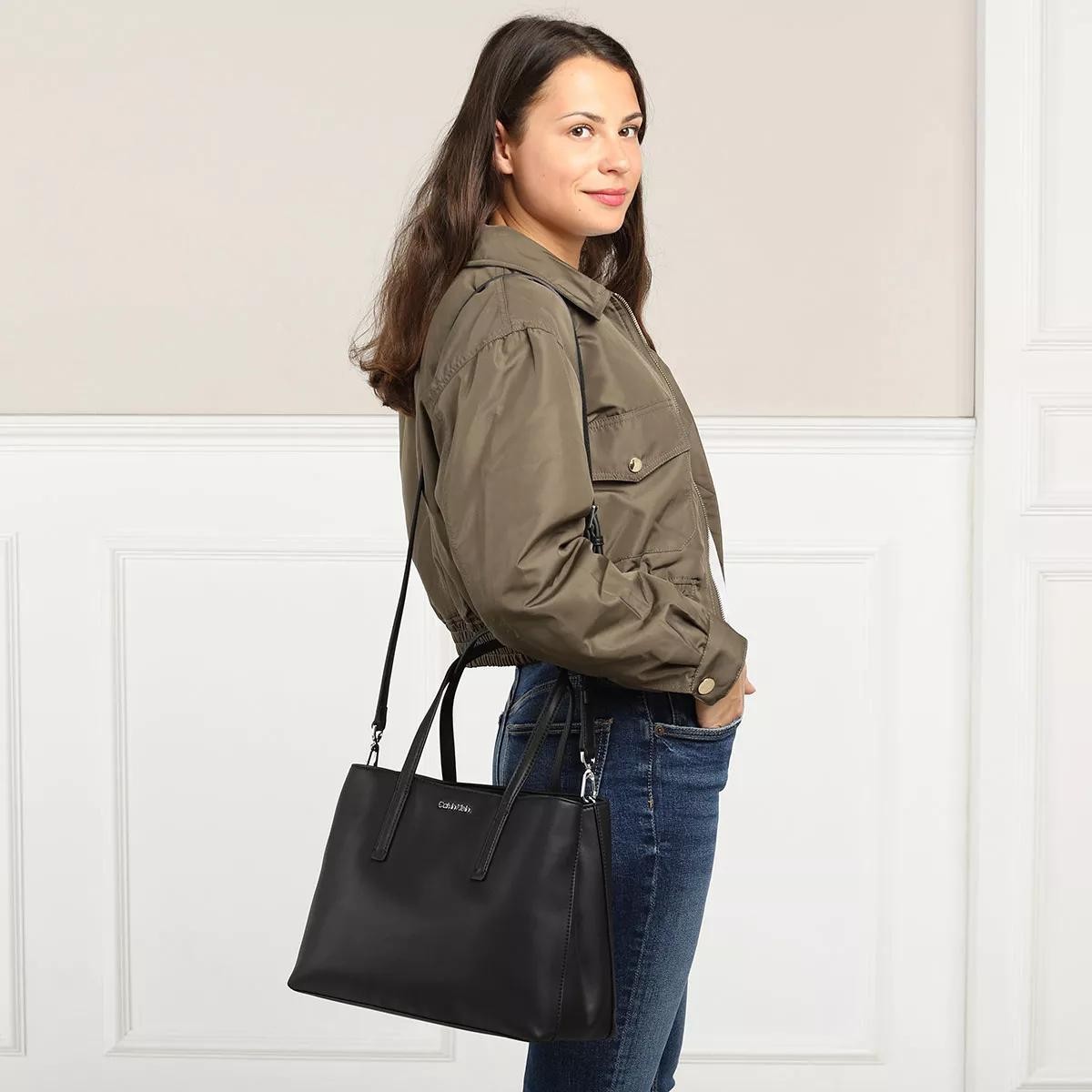 CALVIN KLEIN Handtaschen schwarz CK Must Tote MD