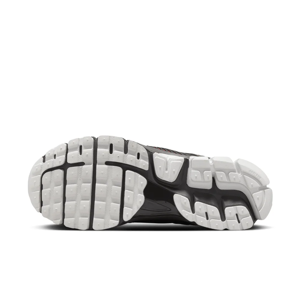 Nike Zoom Vomero 5 FN3420-200 / braun