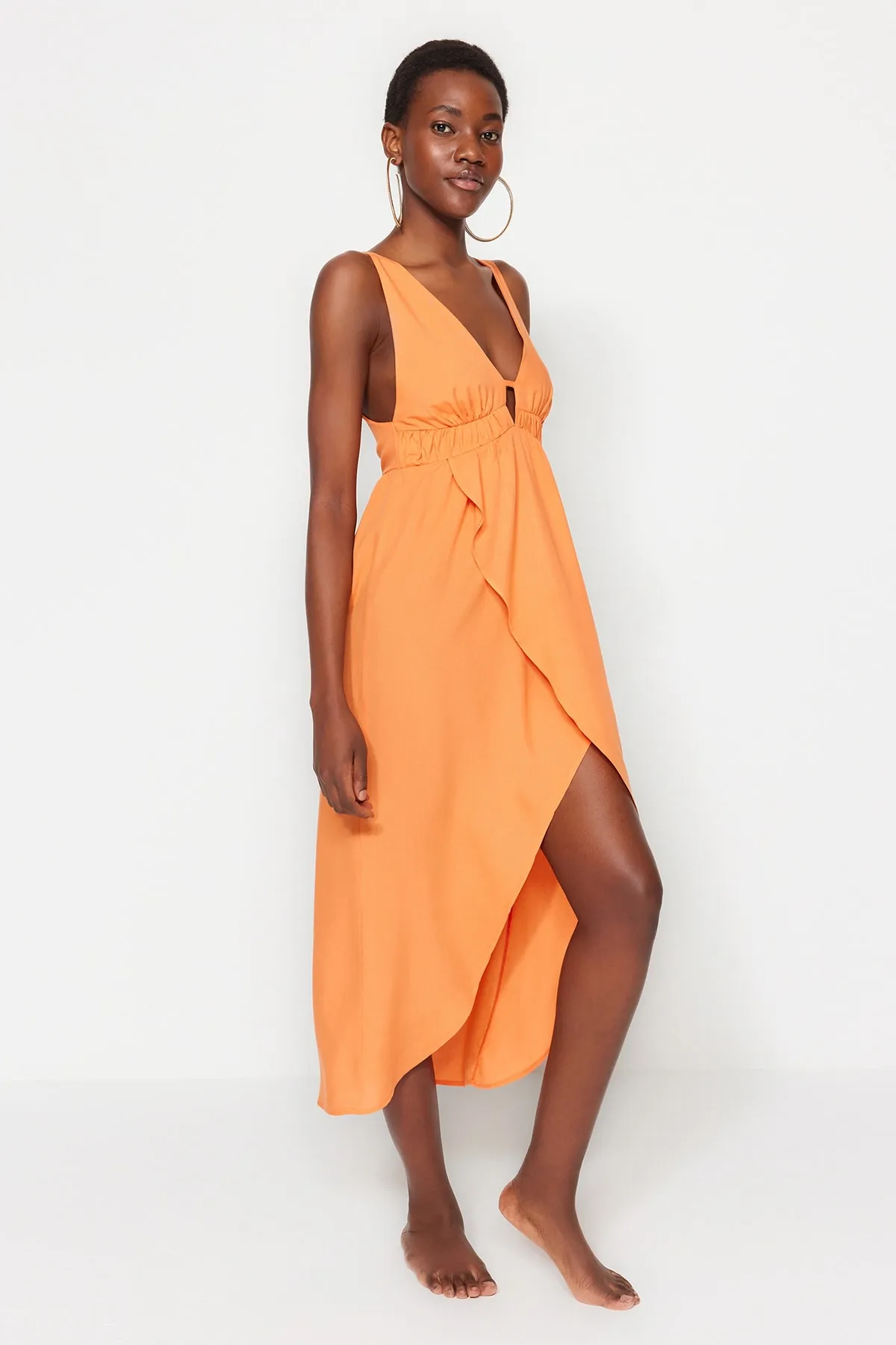 Trendyol Collection  Orangefarbenes, gerafftes Midi-Strandkleid aus Webstoff TBESS23EL00130
