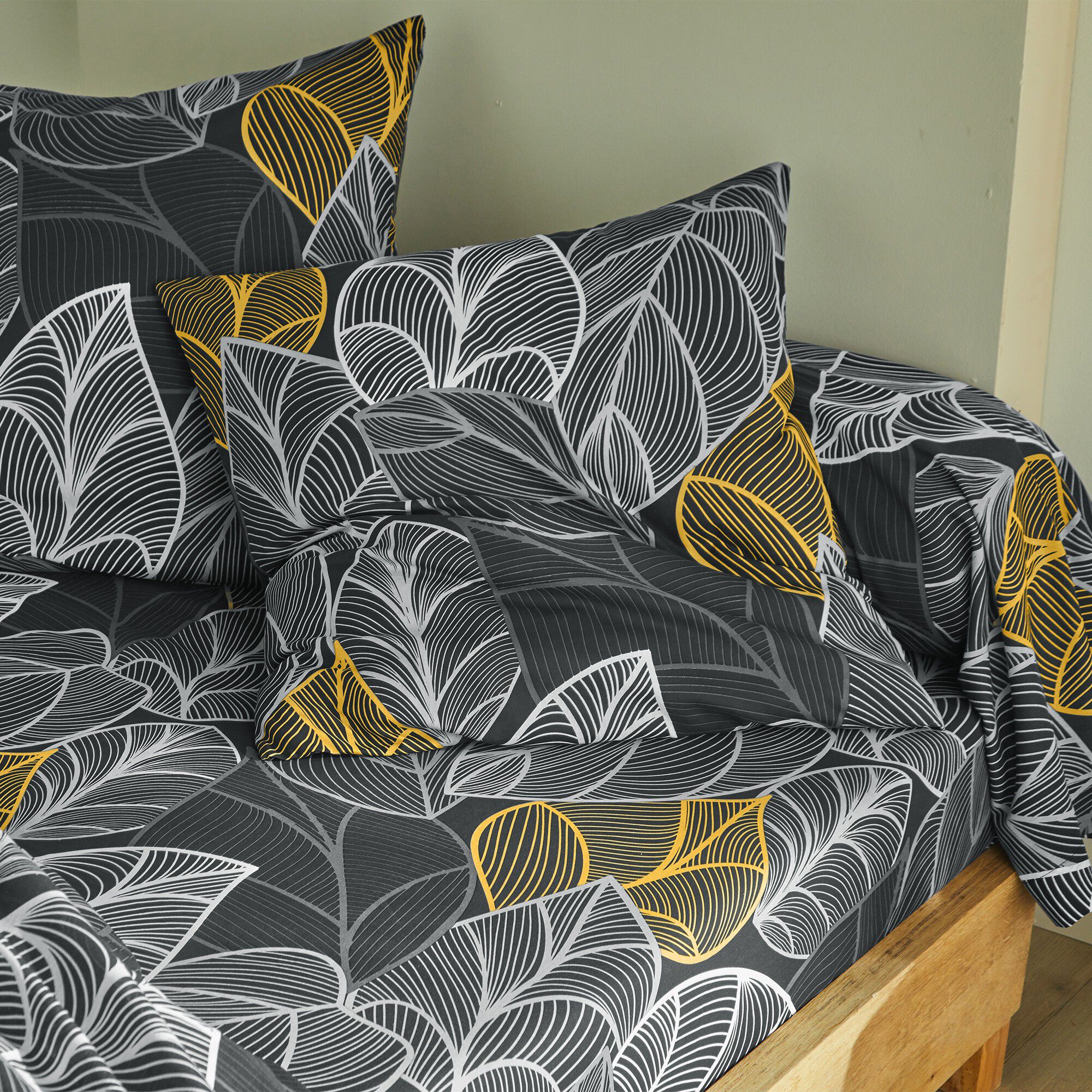 Linge de lit Elsa en polycoton à motifs feuilles