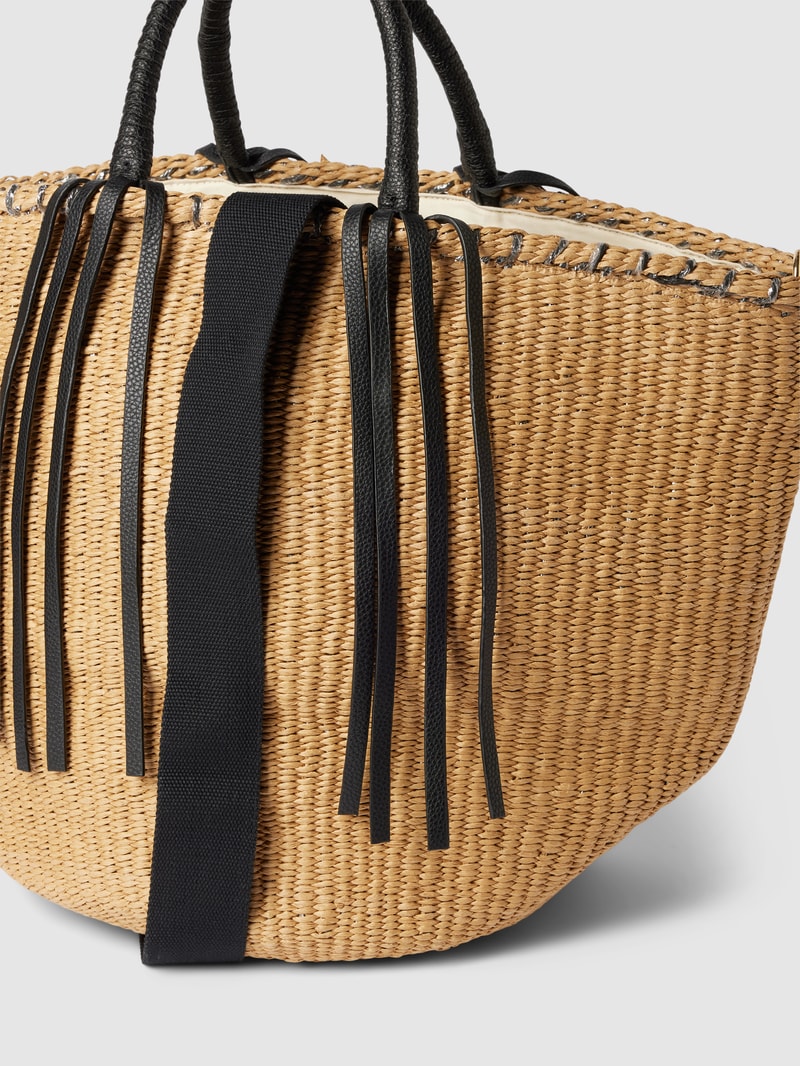 Strandtasche mit Fransen in sand