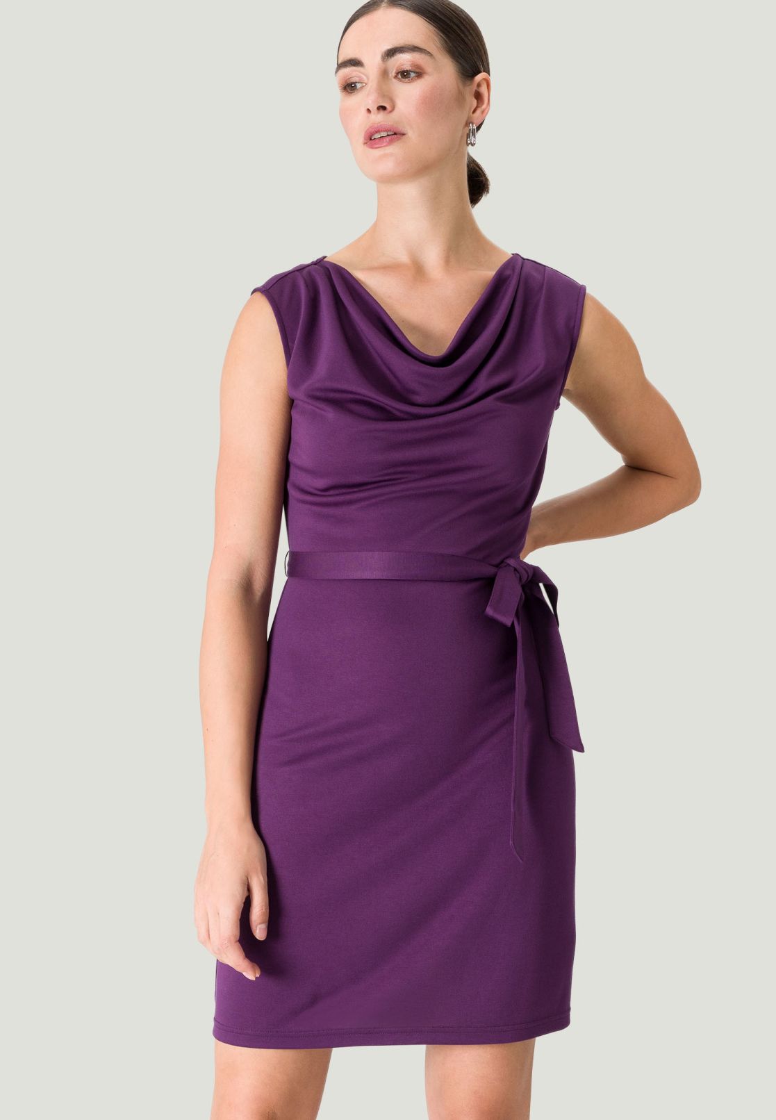 Jerseykleid mit Bindegürtel