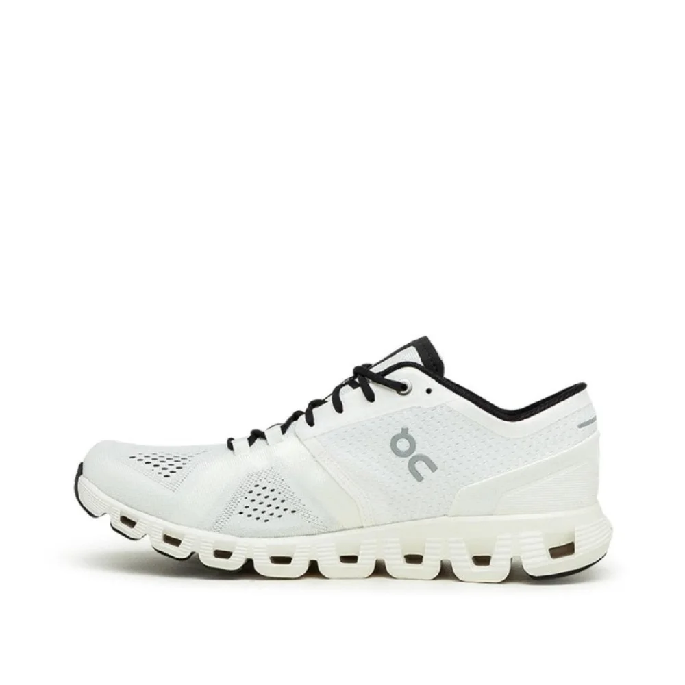 ON Cloud X 40.99702 / weiss