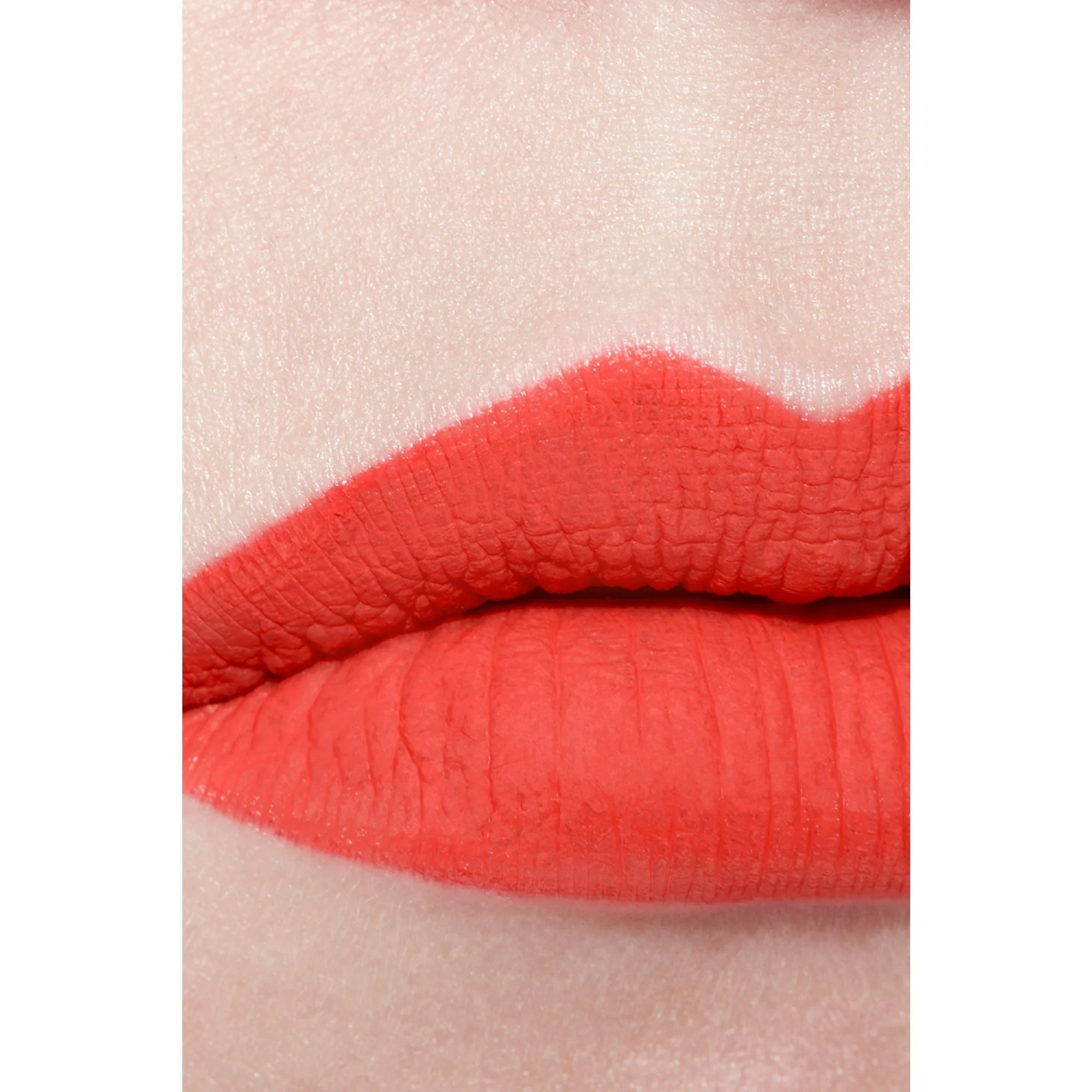 ROUGE ALLURE LIQUID VELVET - O BATOM FLUIDO MATTE INTENSO DE LONGA DURAÇÃO