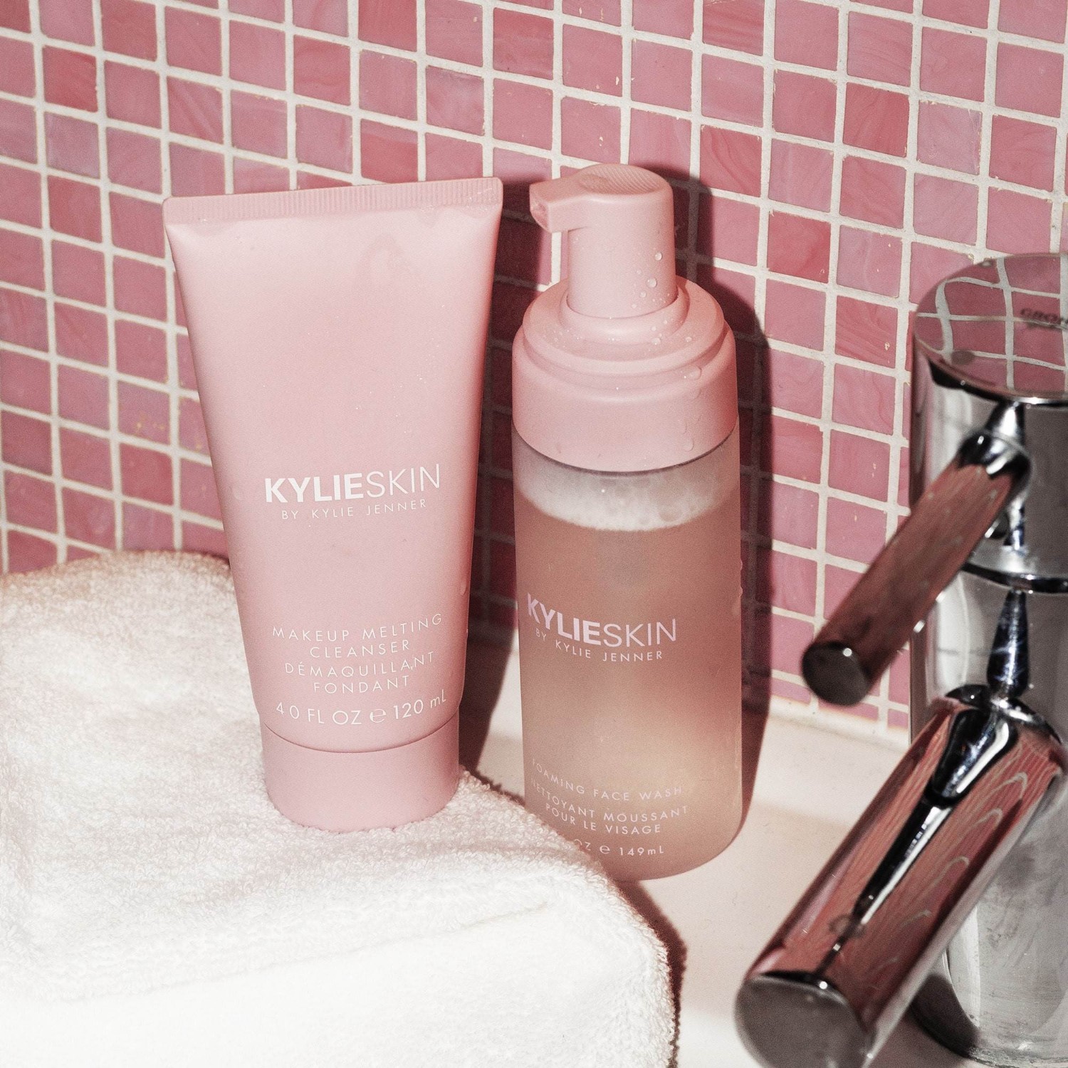 KYLIE COSMETICS Kylie Skin Melting Makeup Remover