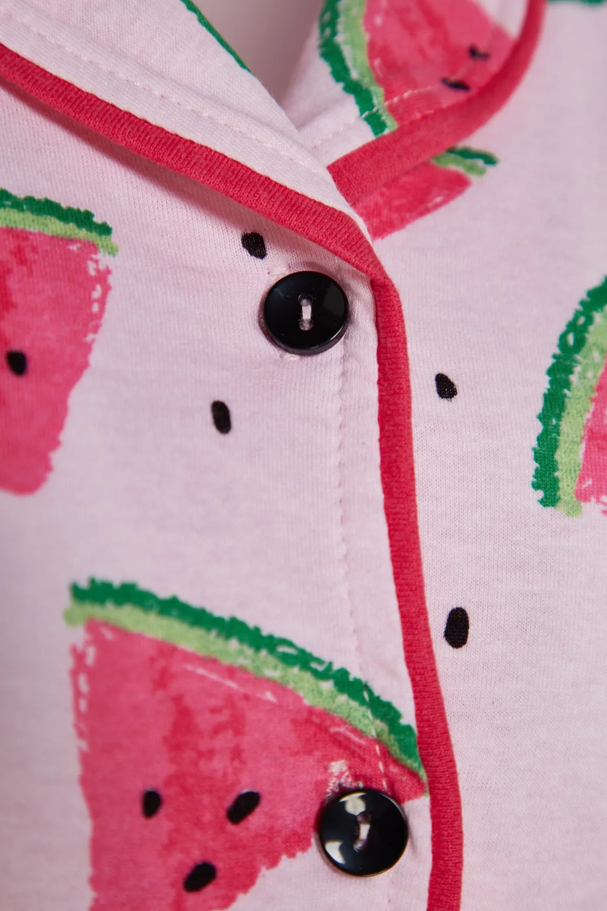 Trendyol Collection  Rosa Pyjama-Set aus Hemd und Shorts mit Rüschen, 100 % Baumwolle, Wassermelonenmuster, THMSS21PT0670