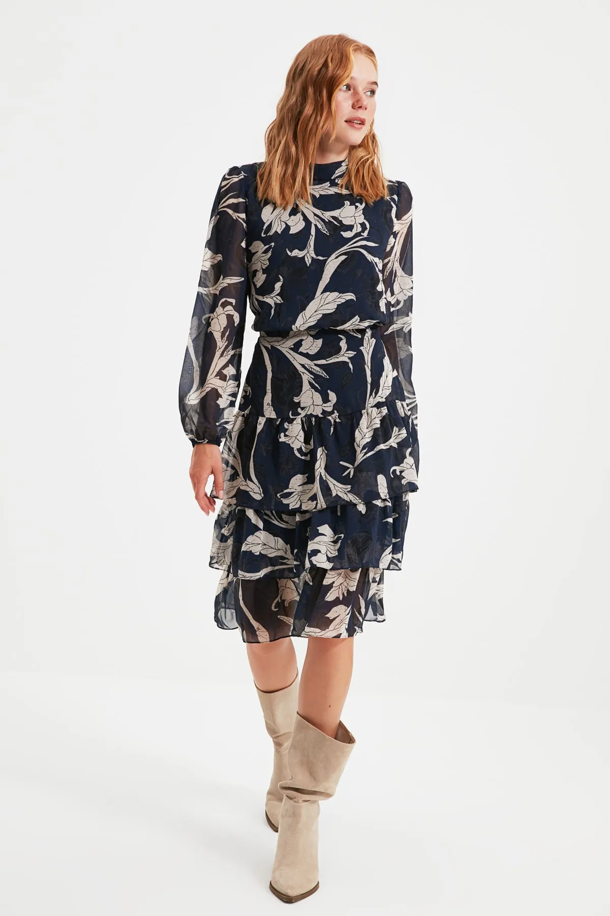 Trendyol Collection  Marineblaues Midi-Volantkleid mit Taillenöffnung und Stehkragen, gefüttert, gewebtes Kleid TWOAW21EL0354