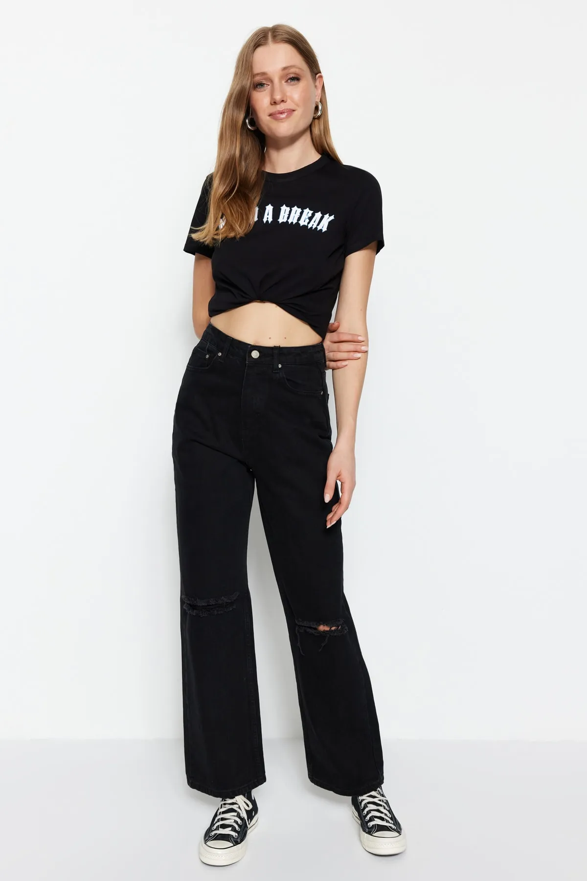 Trendyol Collection  Schwarze zerrissene Jeans mit hoher Taille und weitem Bein TWOAW22JE0251