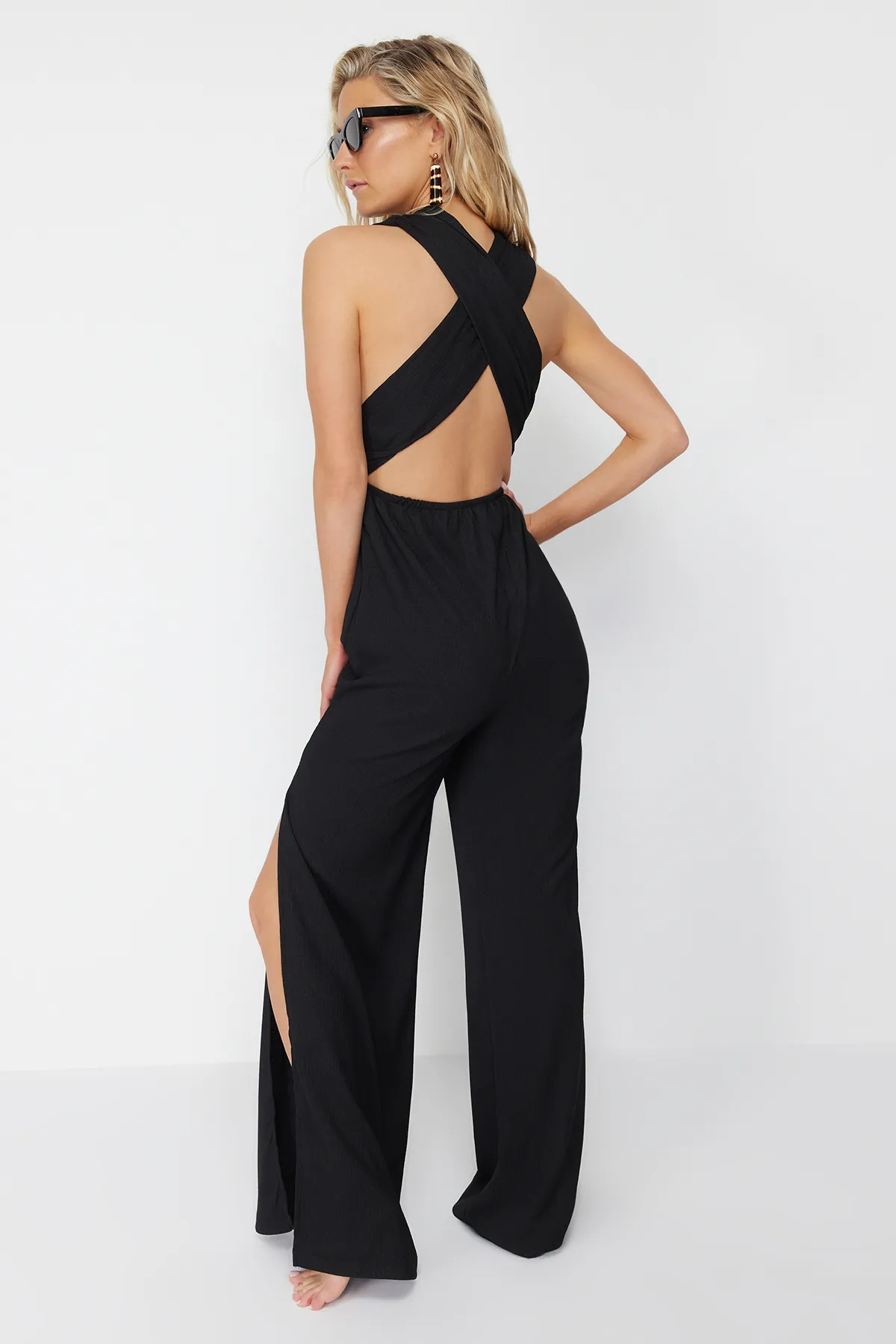 Trendyol Collection  Schwarzer gewebter Overall mit Gürtel TBESS23TU00010