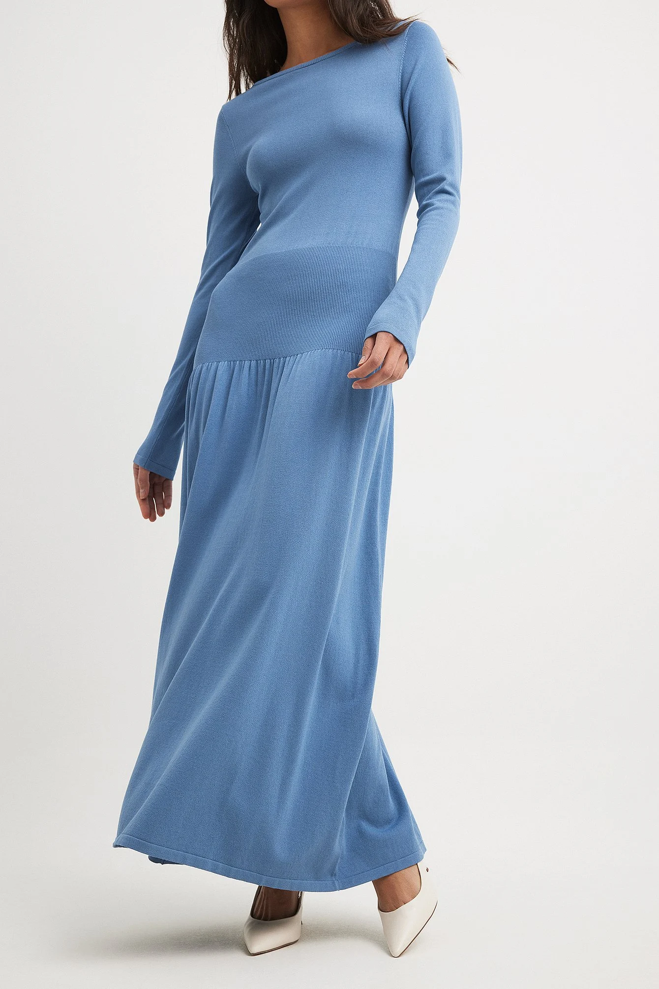 Strick-Maxikleid mit Taillendetail