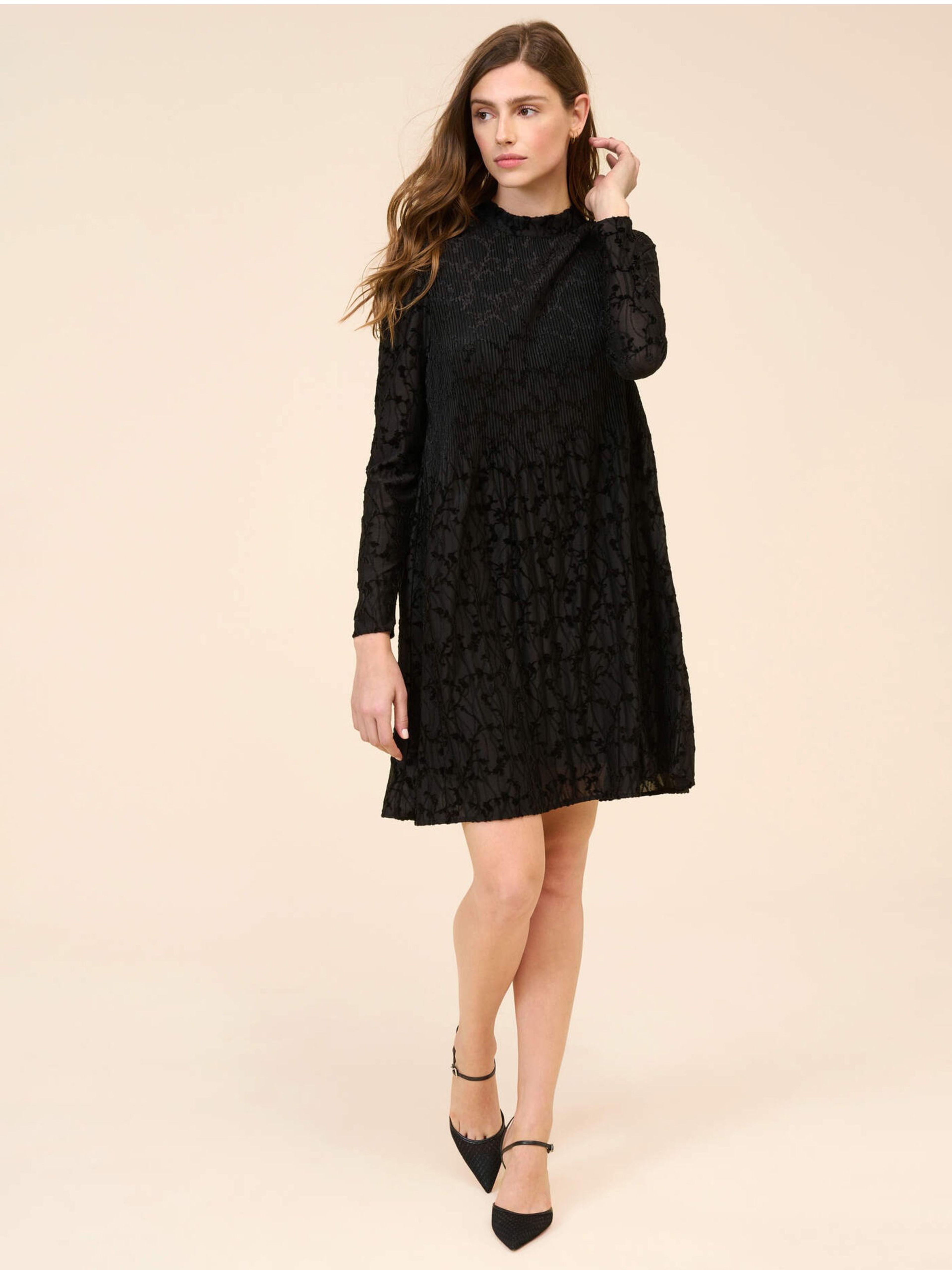 Schwarzes Spitzenkleid ORSAY