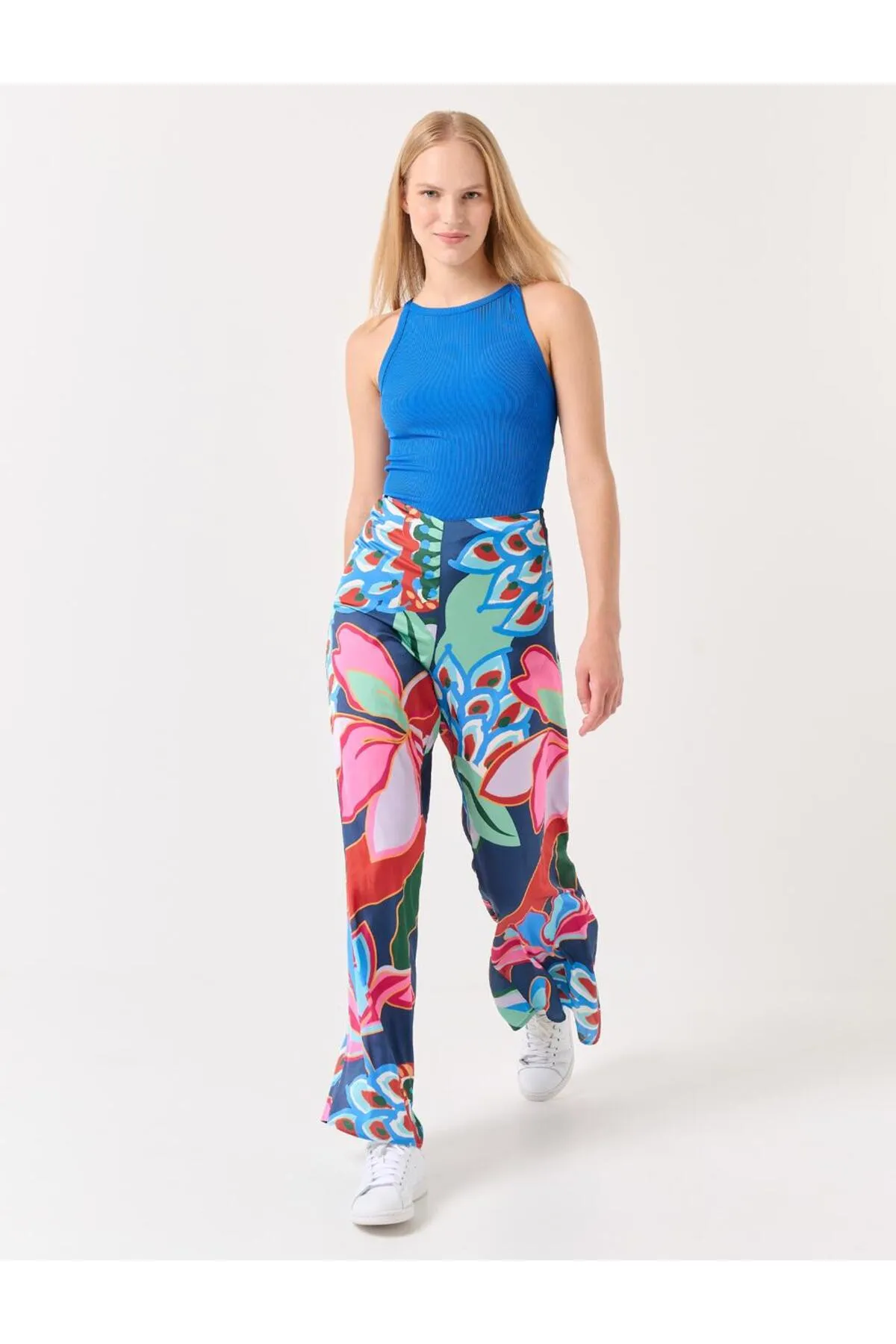 Jimmy Key  Gemischte Hose aus geblümtem Satin mit hoher Taille und weitem Bein