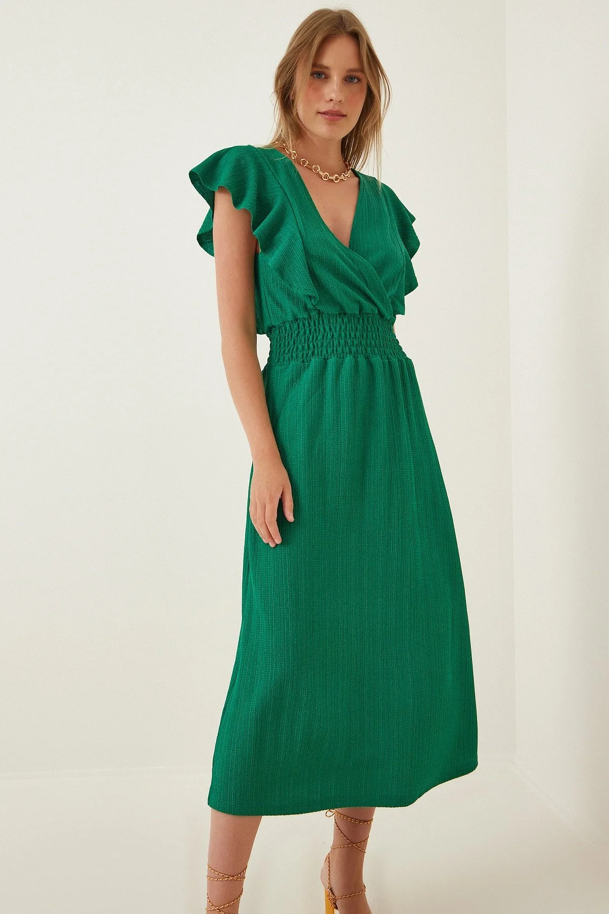 Happiness İstanbul  Grünes Volant-Strickkleid für Damen CI00025