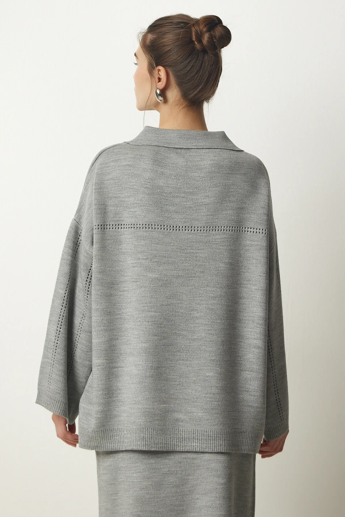 Happiness İstanbul  Graues Damen-Set mit Polokragen und stilvollem Strickpullover und Rock YY00186