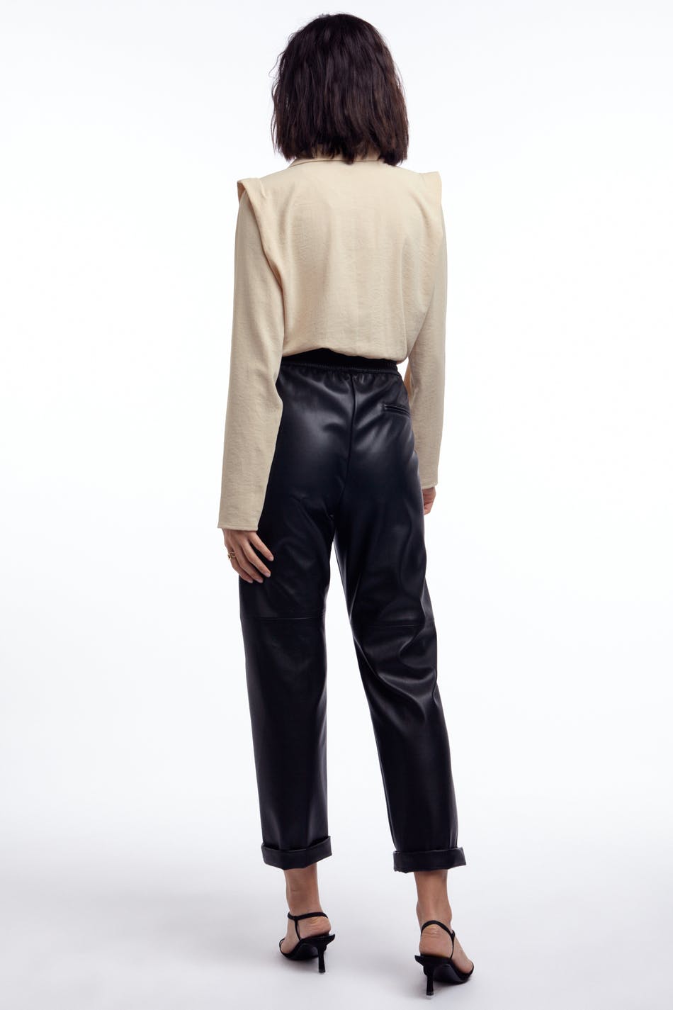 Folded shoulder body