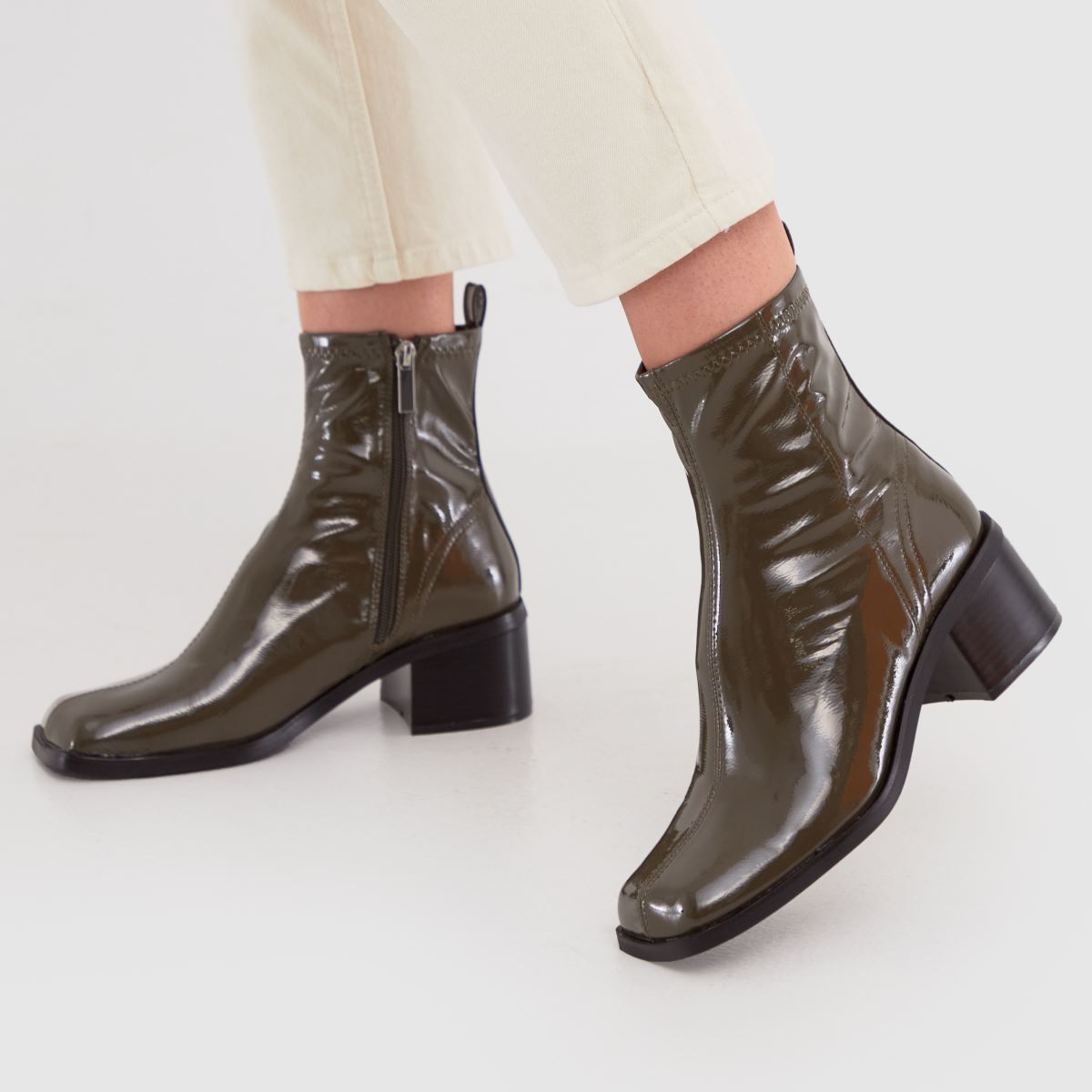 Schuh Blake – Mörkgröna stretchiga stövlar med fyrkantig tå