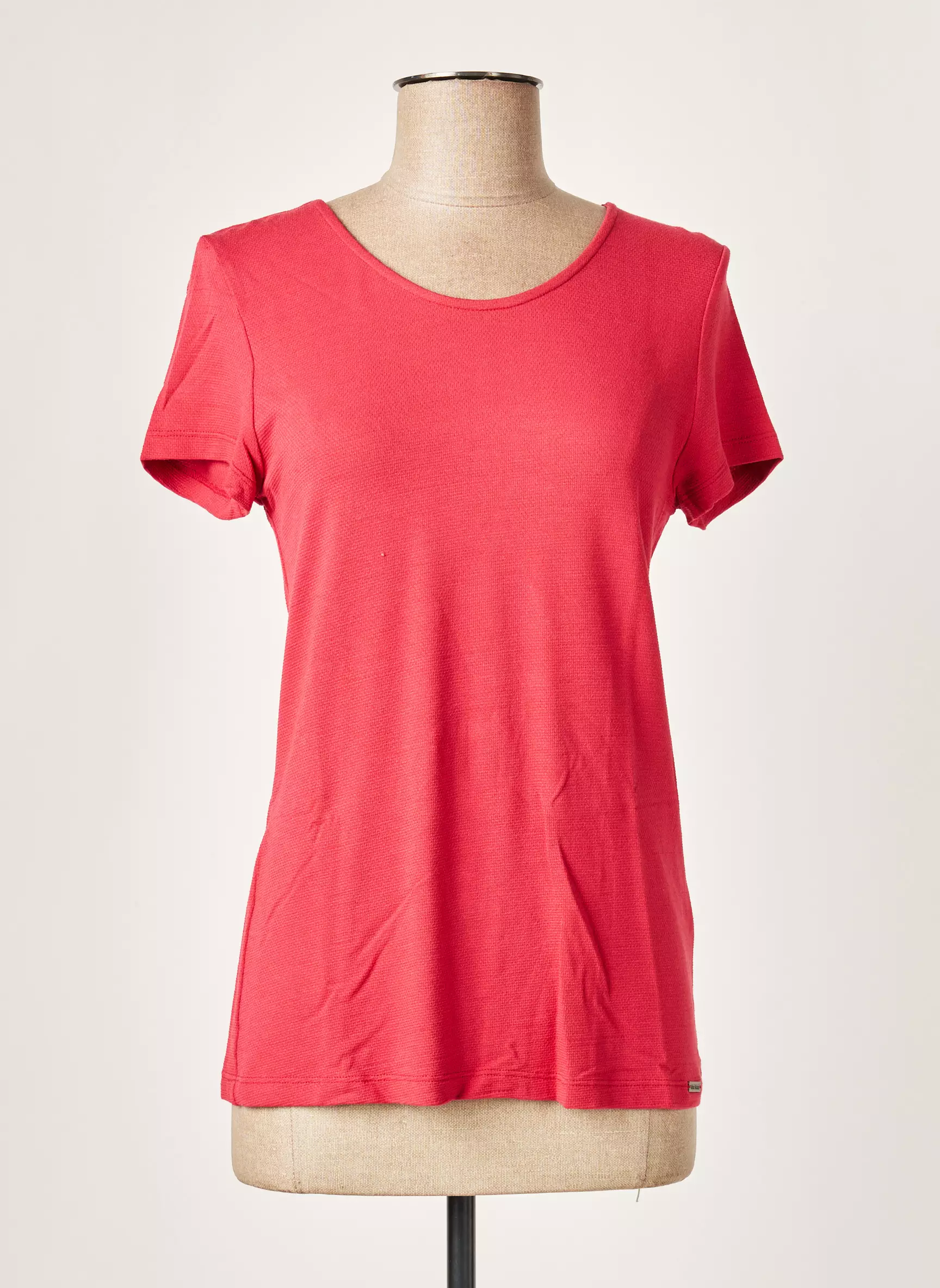 Mae Mahe Tshirts Femme couleur rouge