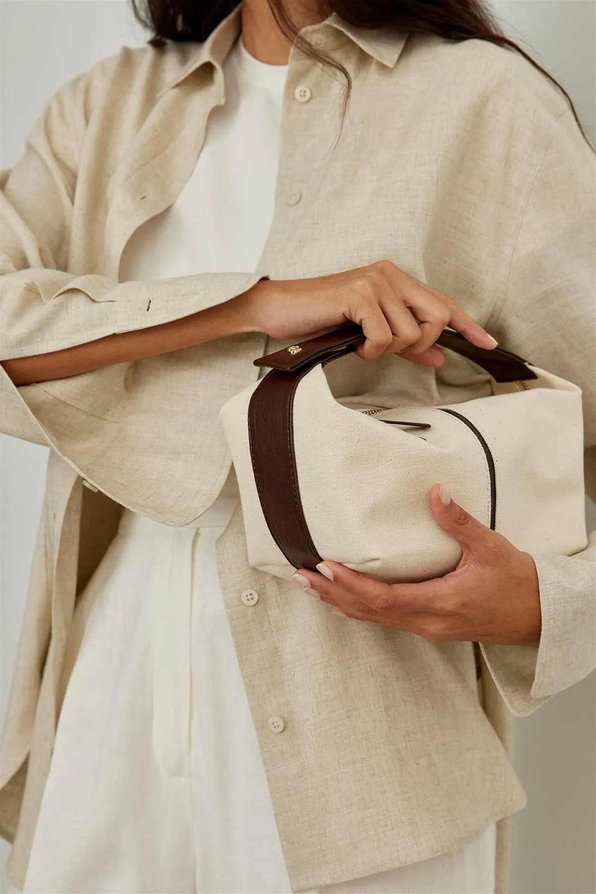 Suud Collection  Bitterbraune Archi Mini-Tasche