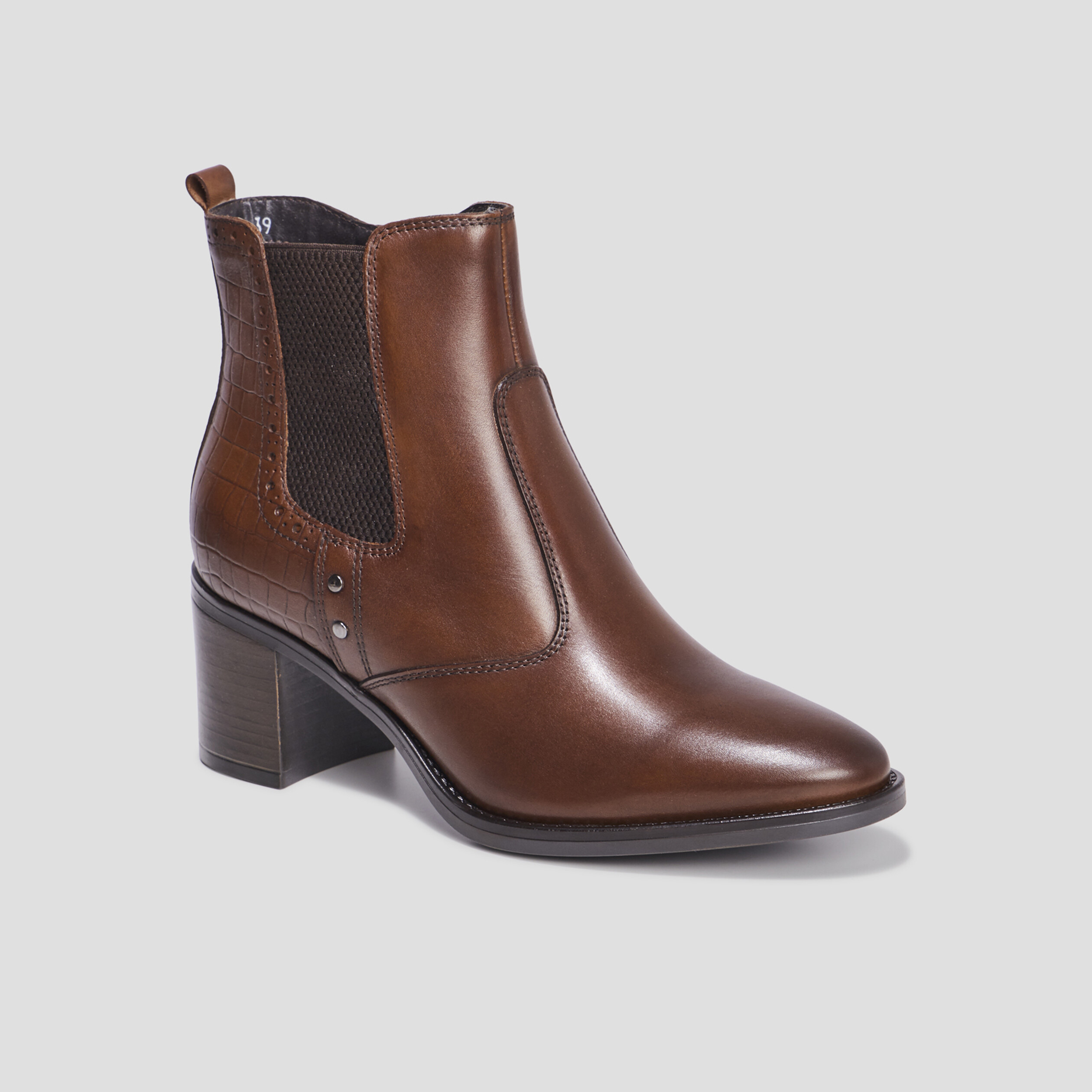Bottines à talons avec clous en cuir marron femme | La Halle