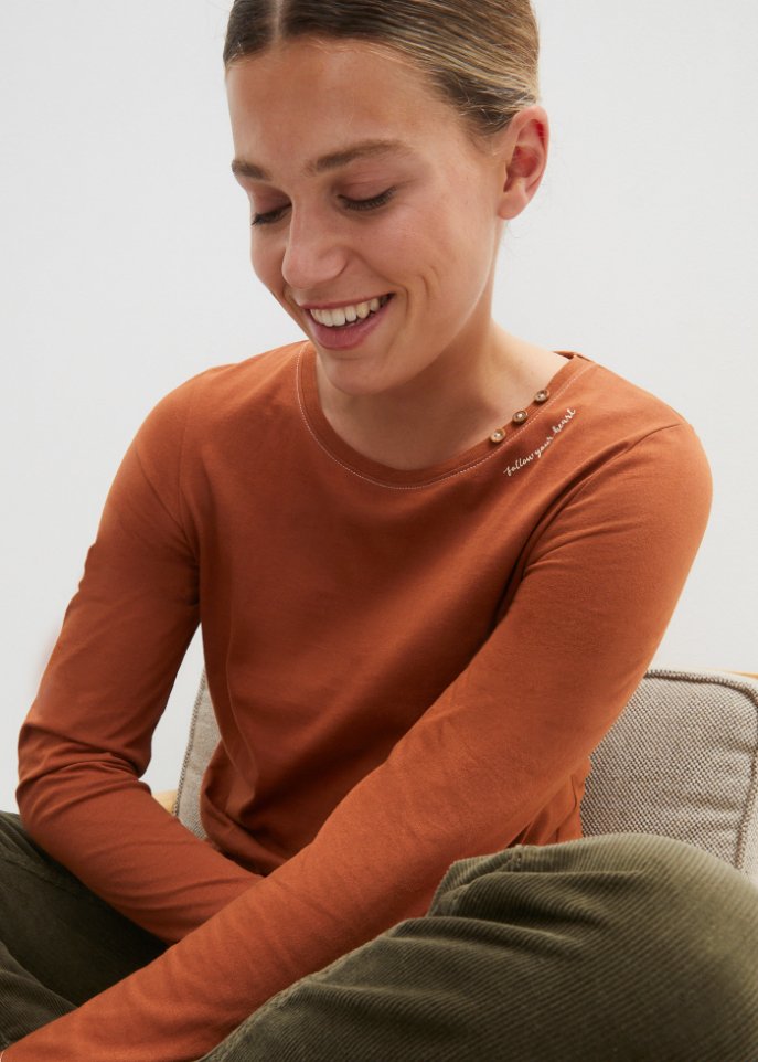 Langarmshirt mit Zierknöpfen