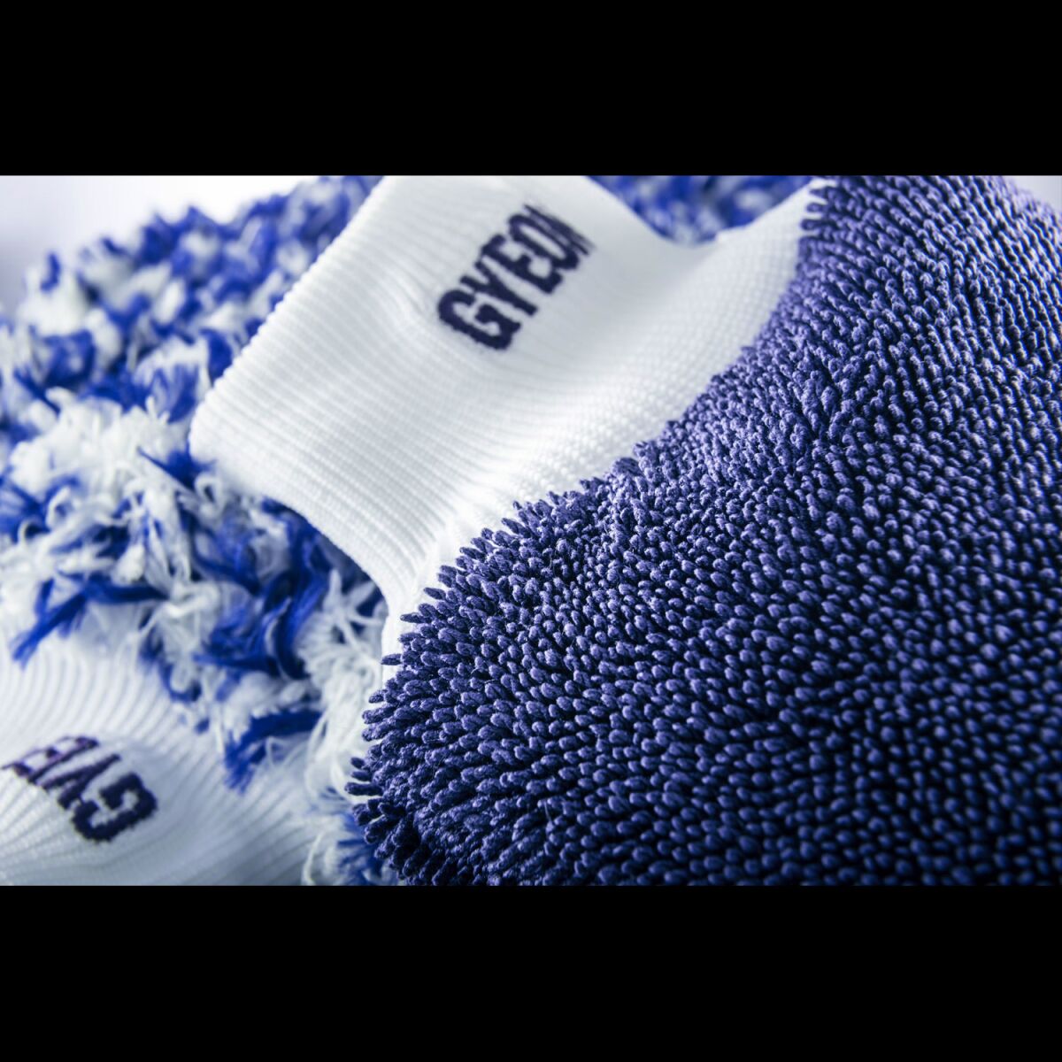 GYEON Q²M SilkMitt Waschhandschuh