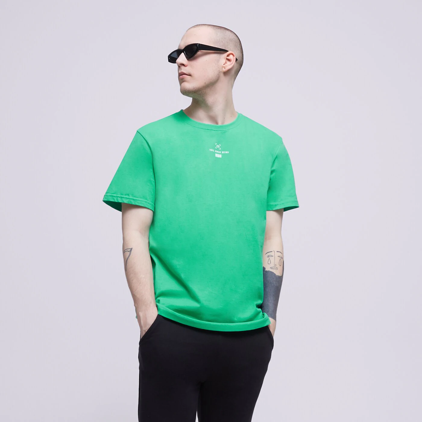 CONFRONT T-SHIRT ESSENTIAL GREEN Grün