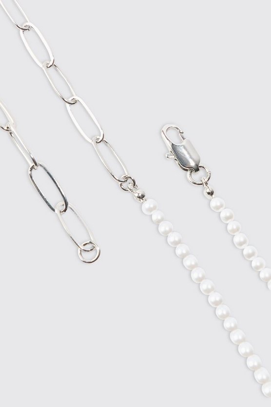 Silberne Halskette mit Perlen und Kette