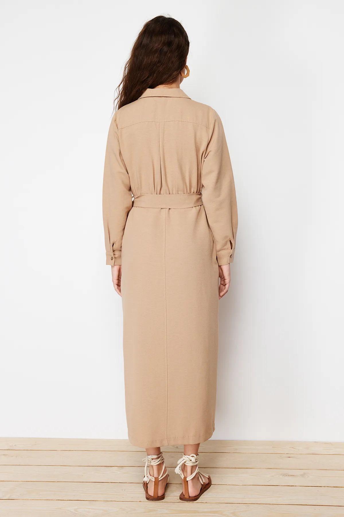 Trendyol Modest  Hellbeiges gewebtes Kleid in Leinenoptik TCTSS24EB00114