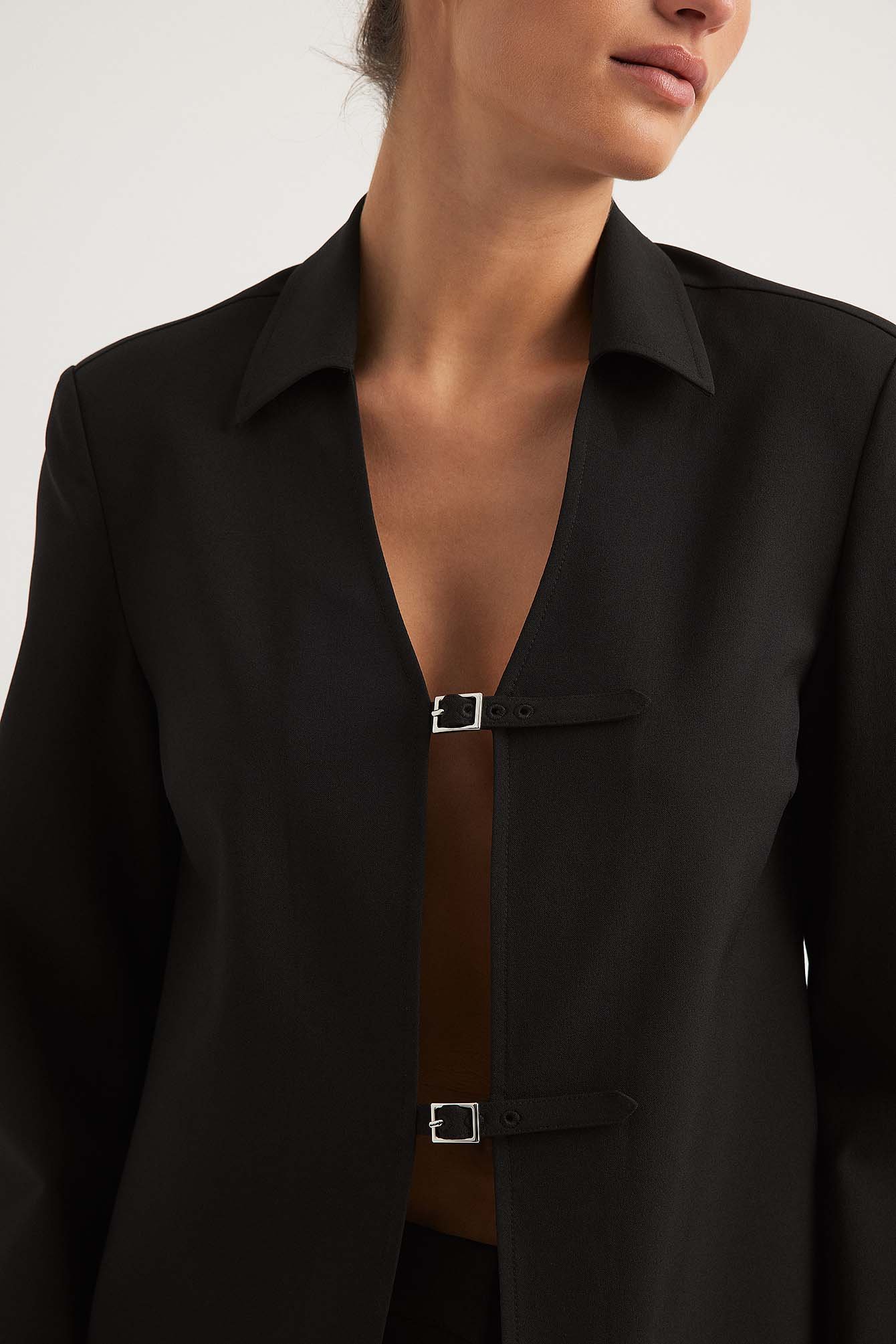 Bluse mit Schnallendetail vorne