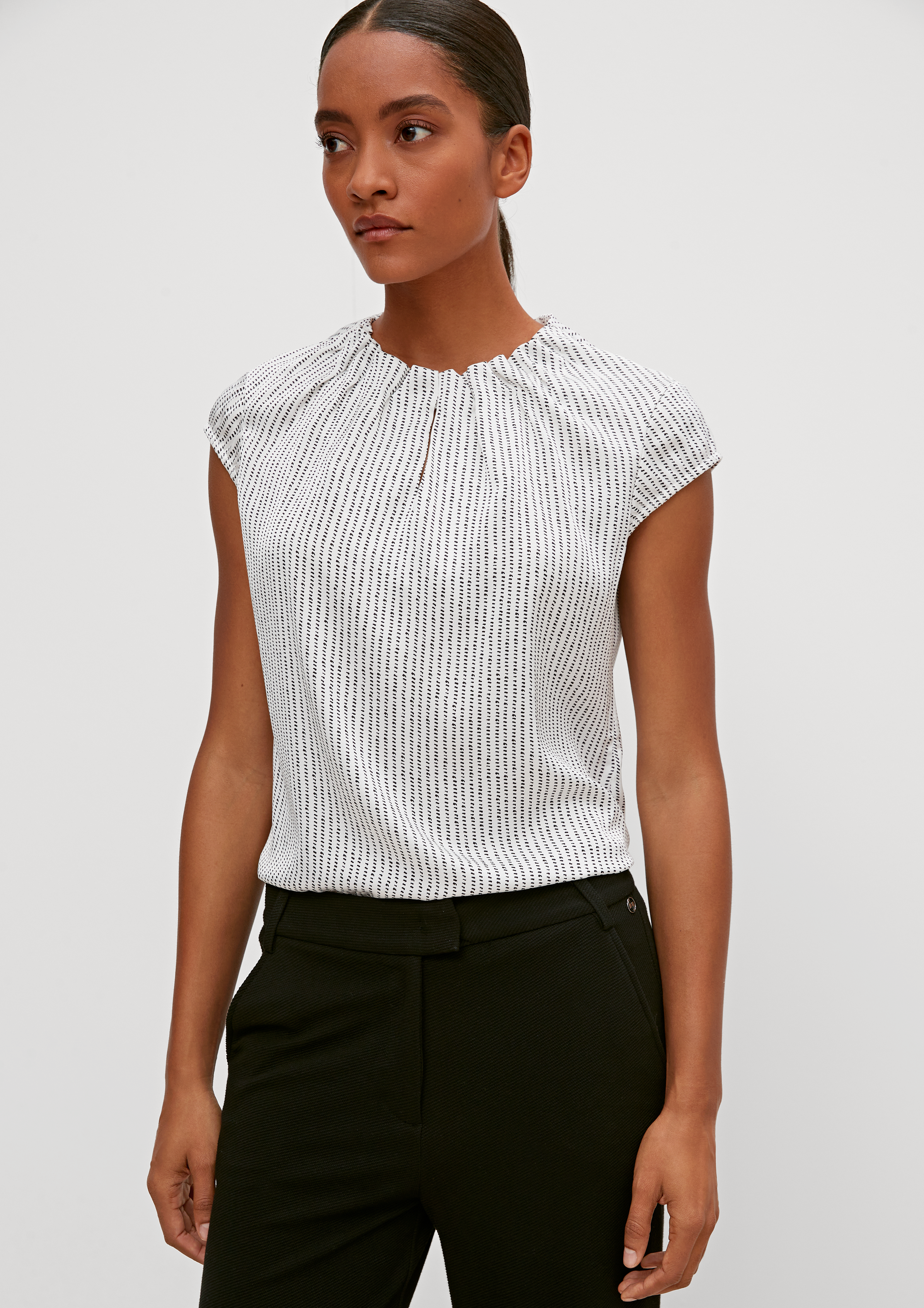 Satinbluse mit Raffung - weiß