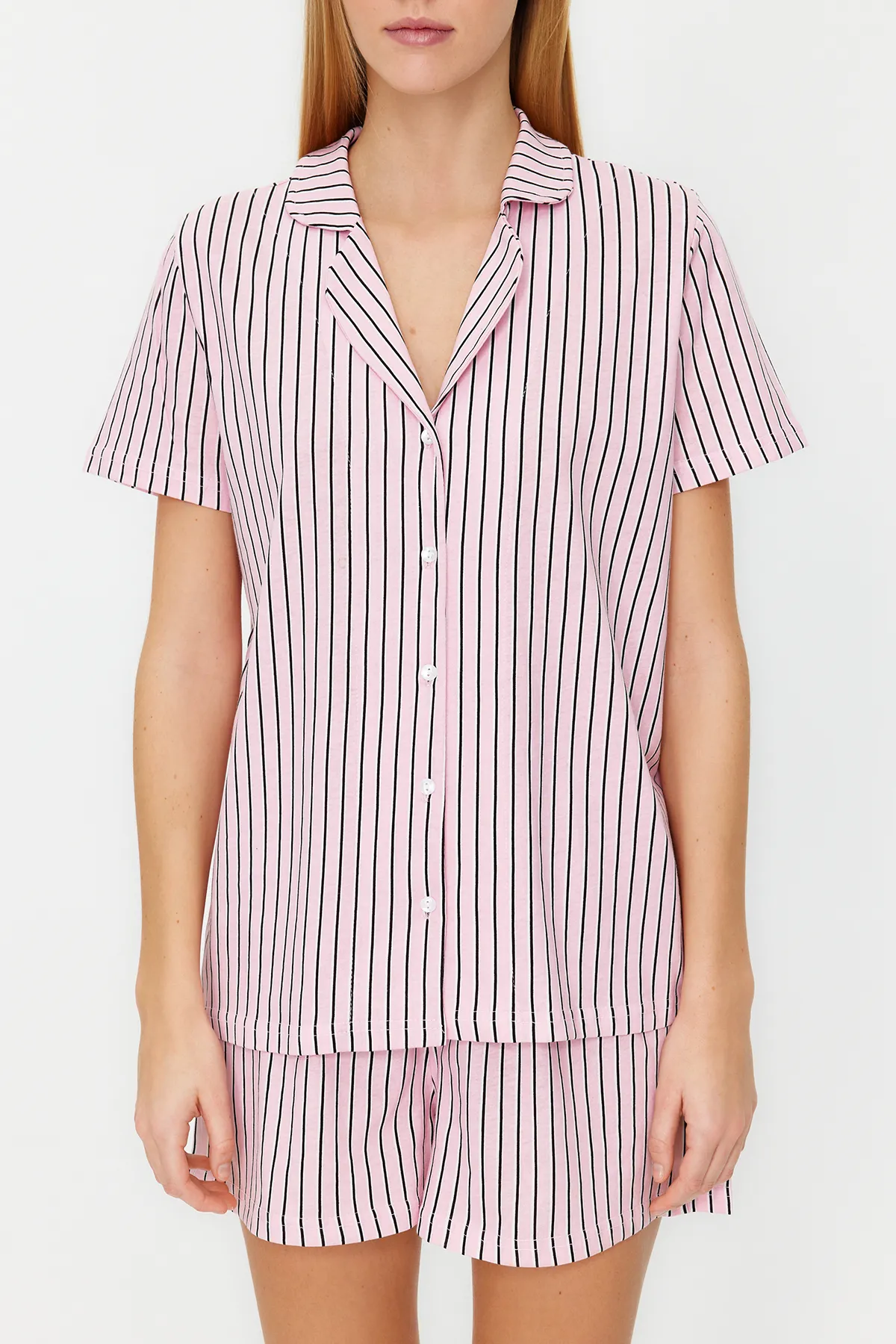 Trendyol Collection  Puderfarbenes, gestreiftes Strick-Pyjama-Set aus 100 % Baumwolle THMSS24PT00043