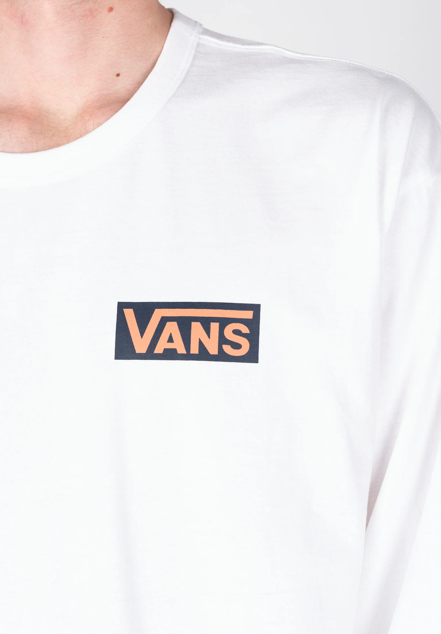 Off The Wall II Logo
