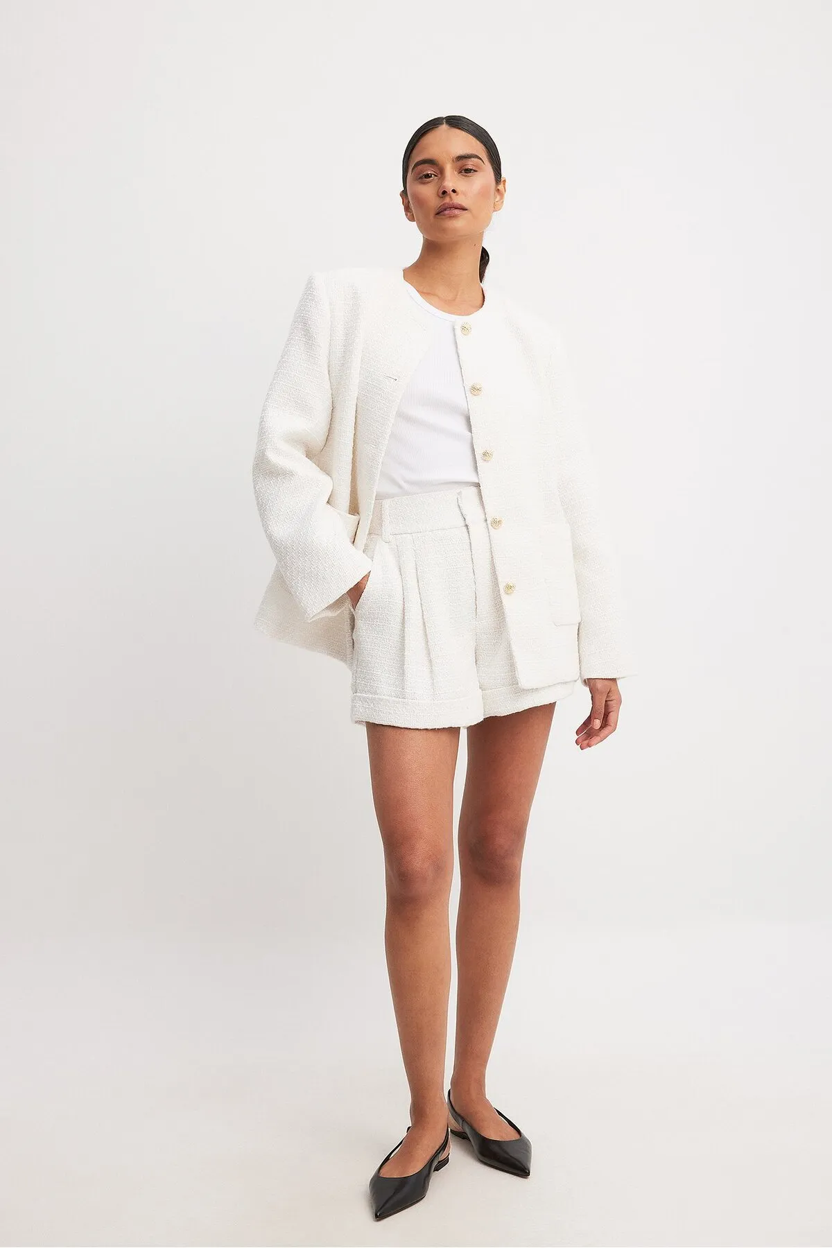 NA-KD  Tweed-Shorts mit mittelhohem Bund und Faltendetail