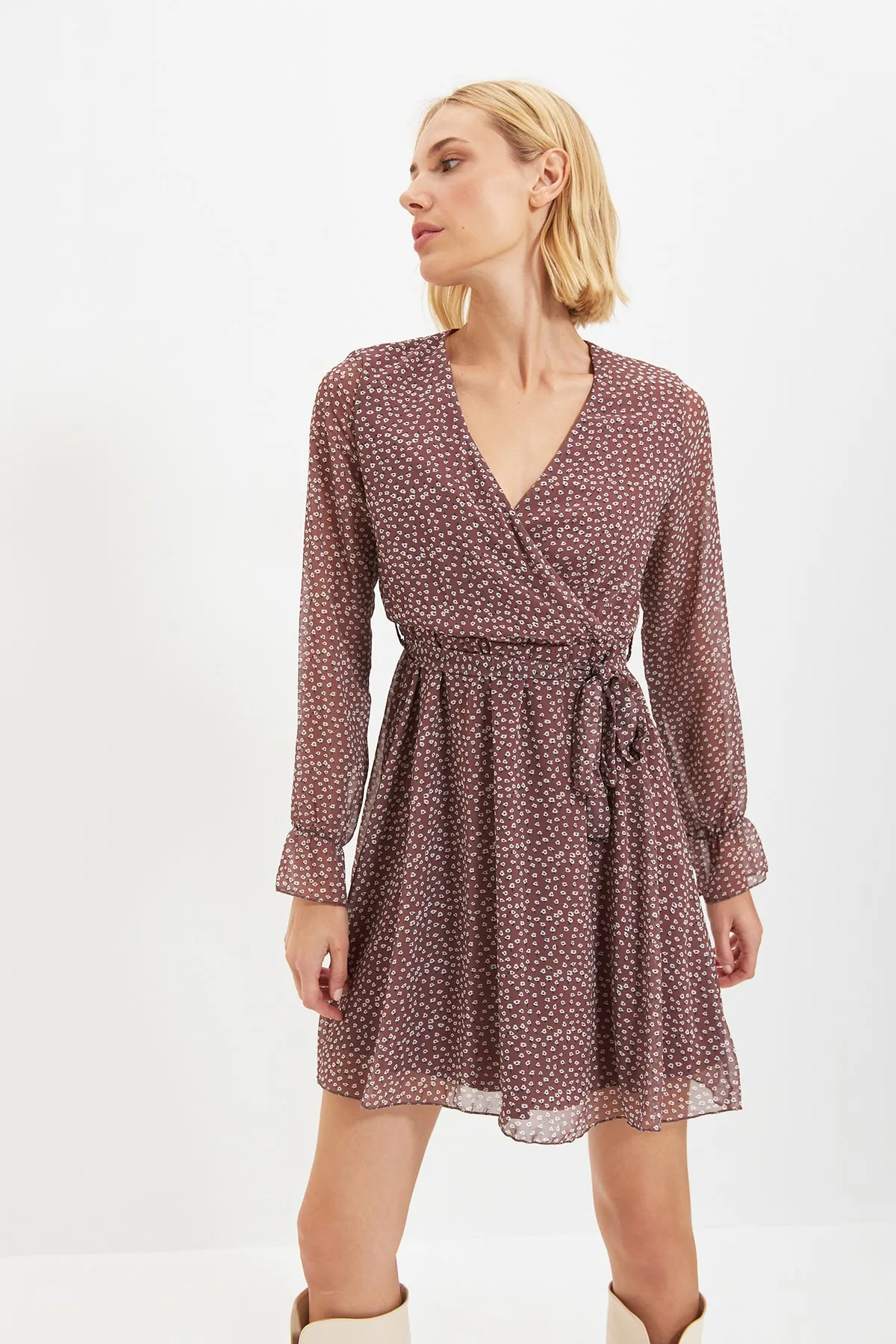 Trendyol Collection  Braunes zweireihiges Webkleid