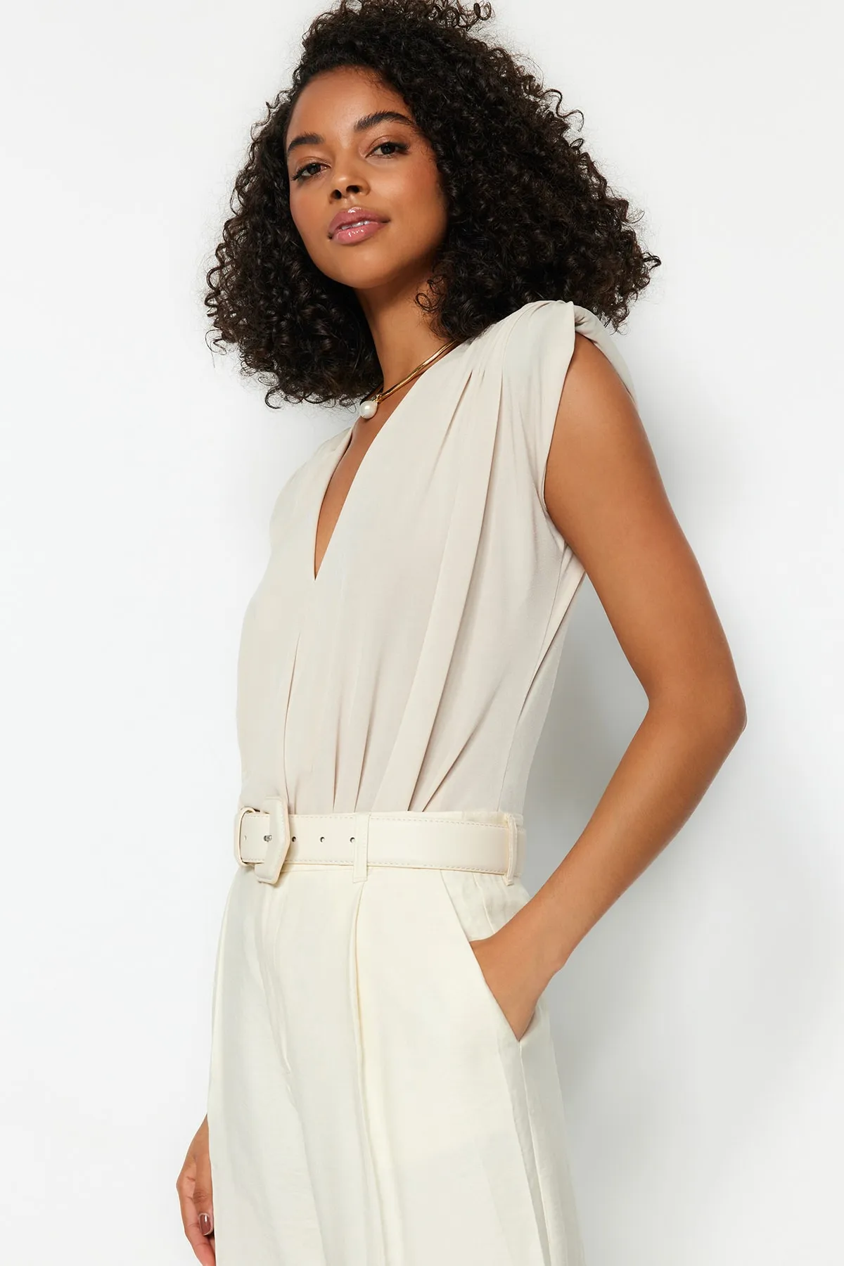 Trendyol Collection  Gepolsterter, zweireihiger Strickbody mit flexiblem Druckknopf, Stein TWOSS23BD00007