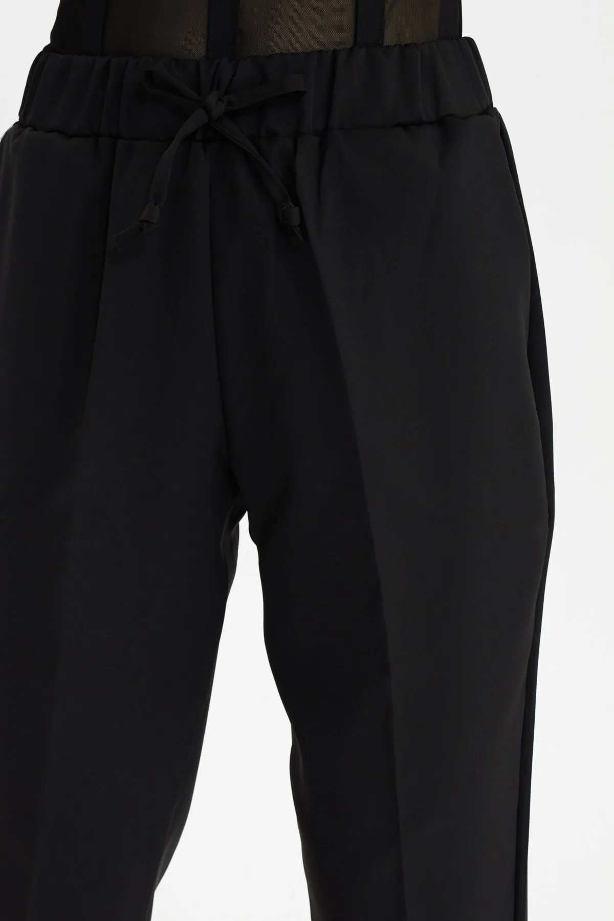 Trendyol Collection  Schwarze, detaillierte Jogger-Webhose mit Krawatte TWOSS19ST0212
