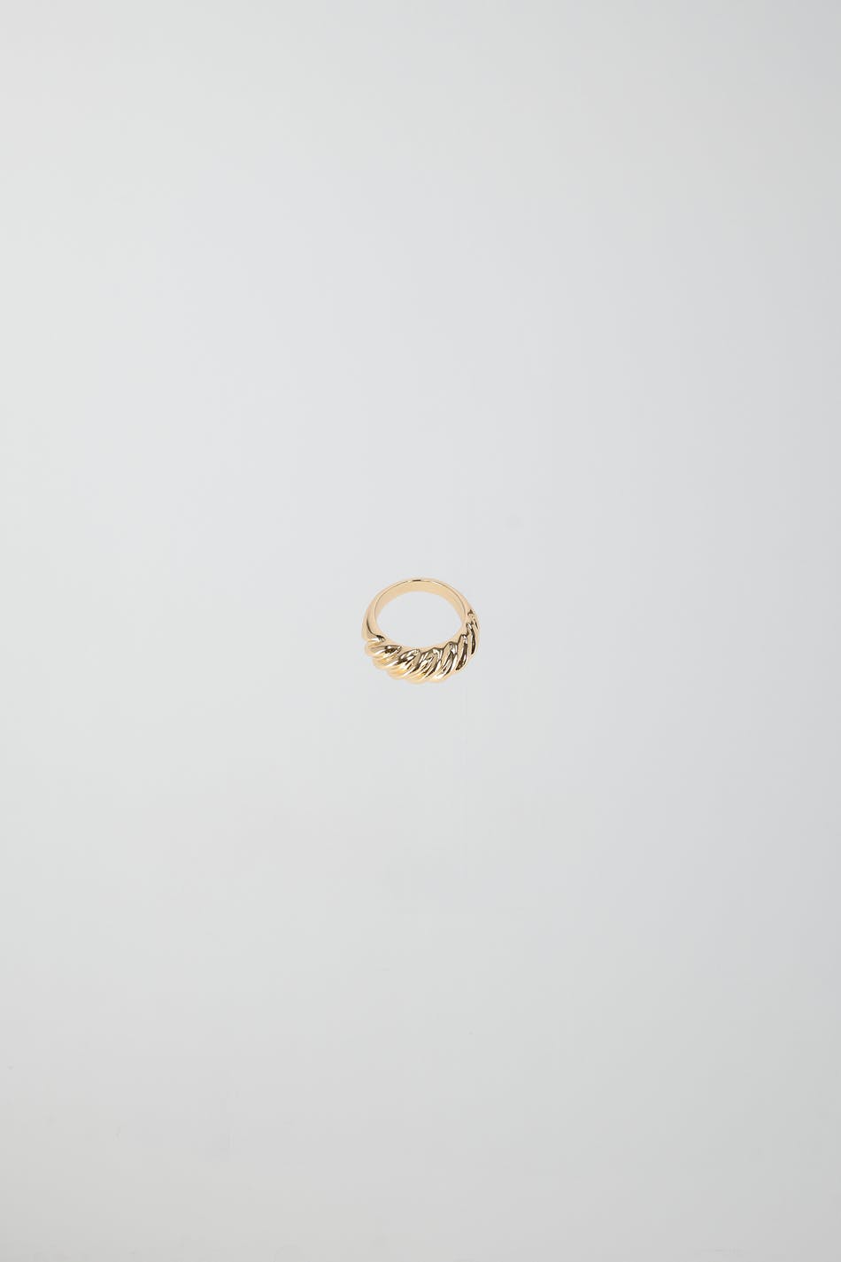 Croissant ring