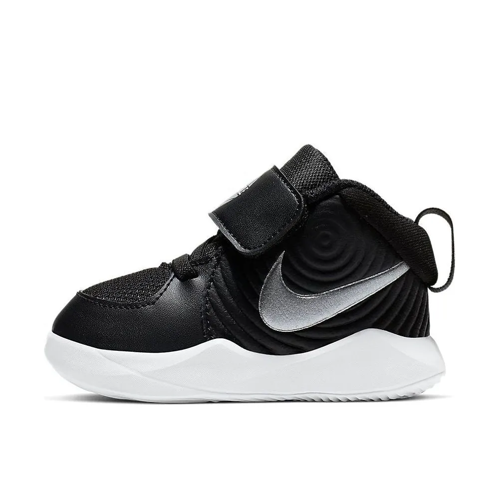 Nike Team Hustle D 9 AQ4226-001 / schwarz
