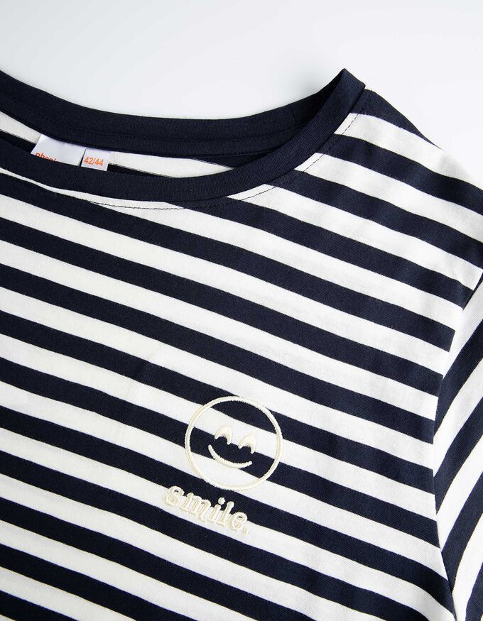 T-Shirt - Stickereien