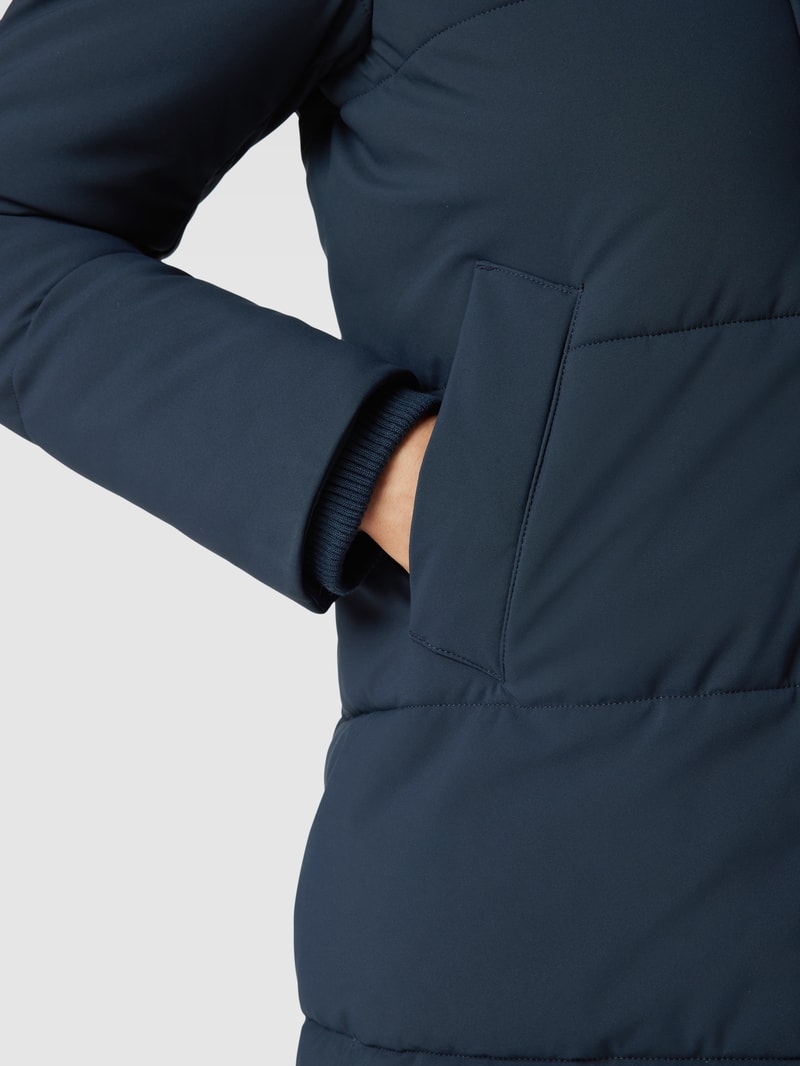 Steppmantel mit Kapuze Modell 'BETHANY' in marineblau