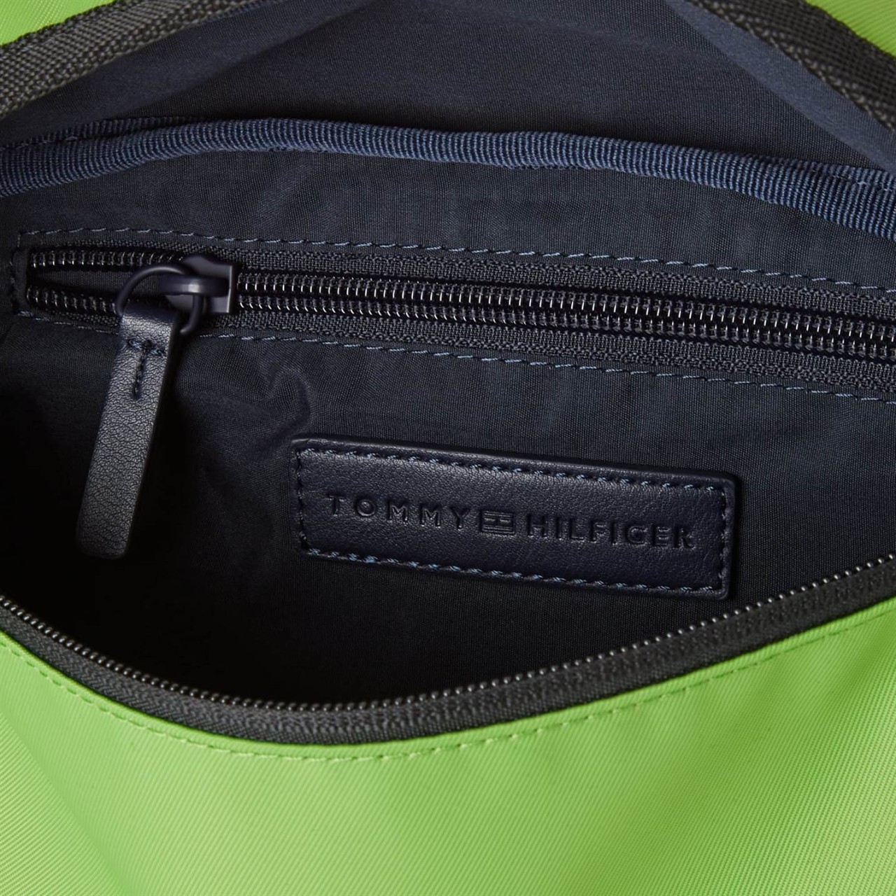 TOMMY HILFIGER Handtaschen grün Skyline