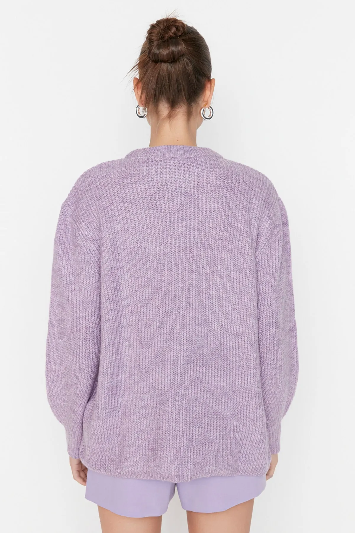 Trendyol Collection  Lilafarbener Basic-Strickpullover mit weicher Textur und weiter Passform TWOAW20FV0142