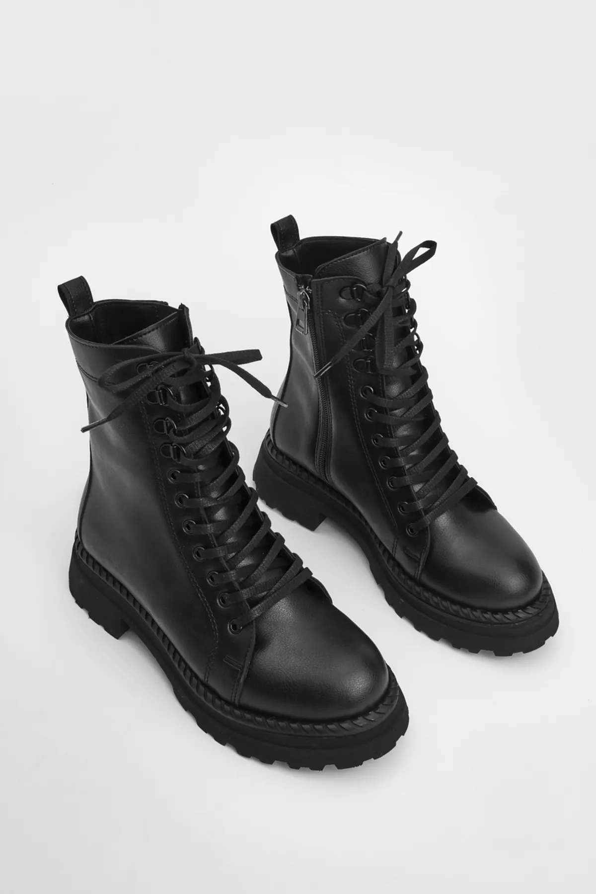 Marjin  Damenstiefeletten mit dicker Sohle Zohen Schwarz