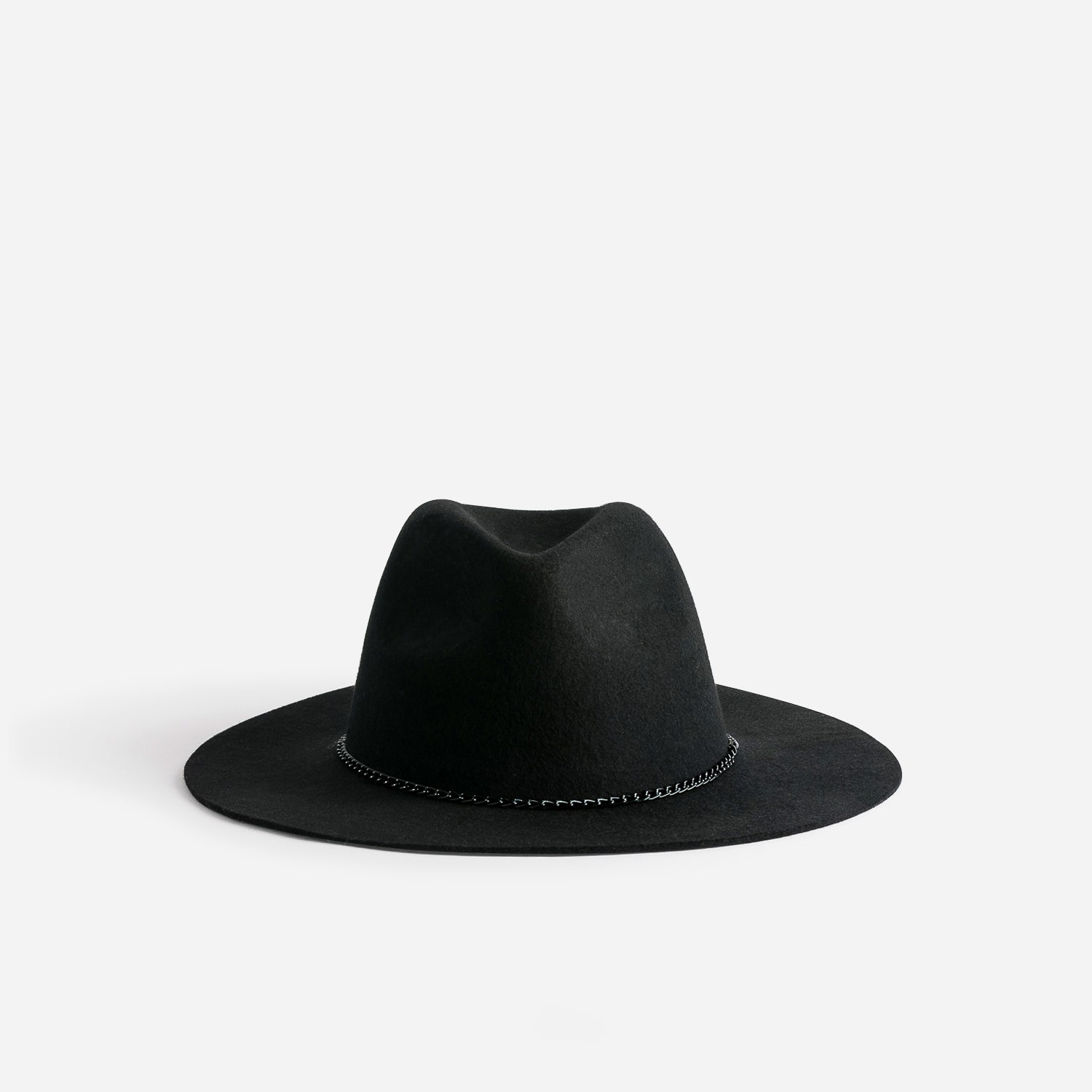 Chapeau noir laine feutrée avec galon-chaînette