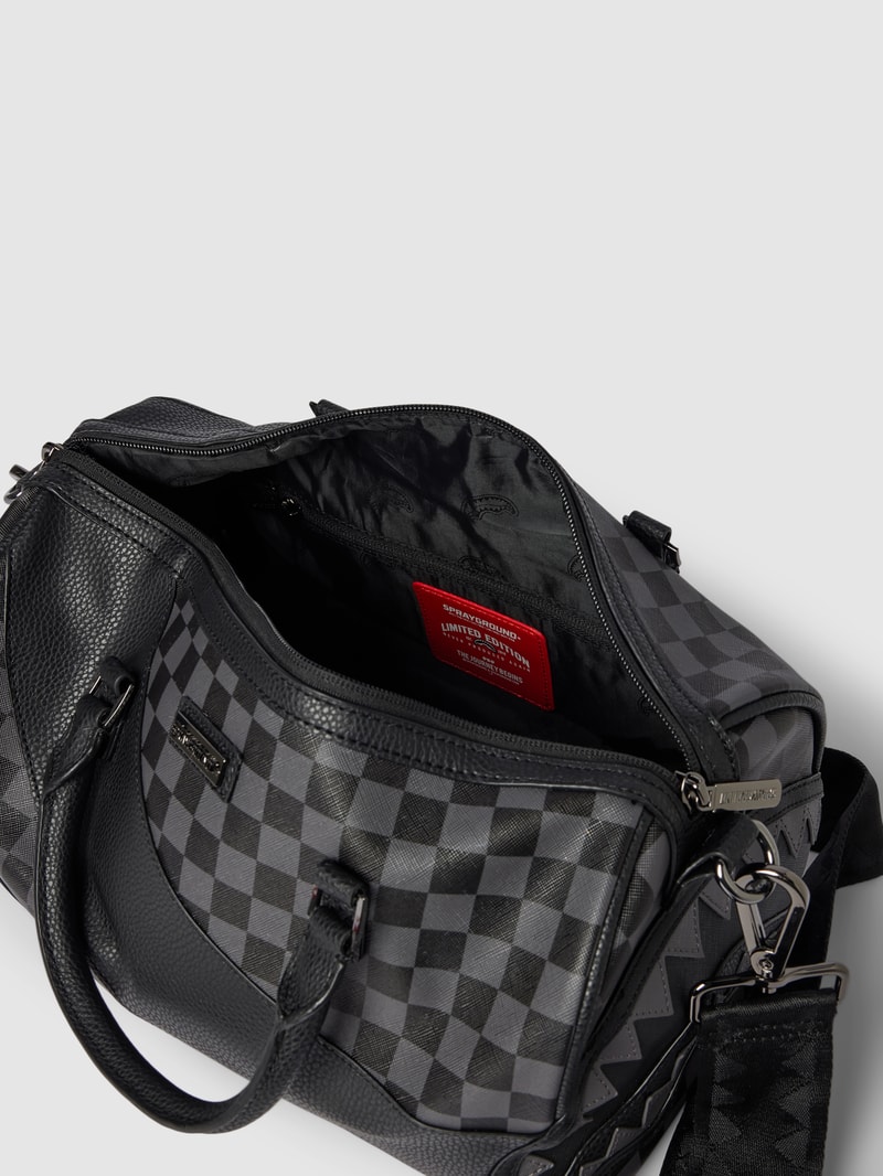 Duffle Bag mit Allover-Muster Modell 'Henny Phantom' in schwarz